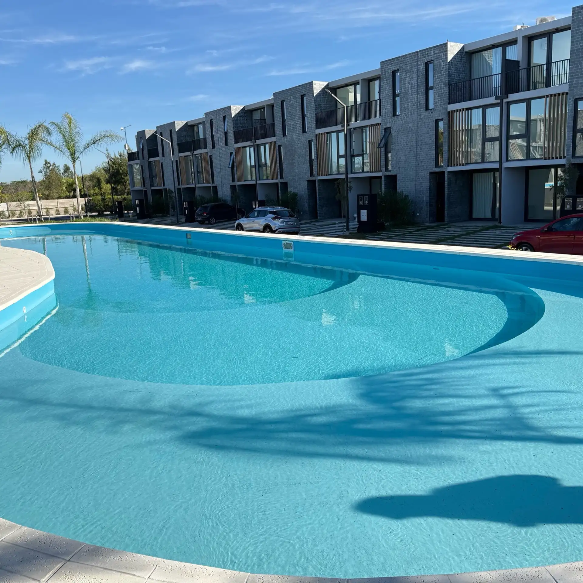 Casa triplex com 3 dormitórios em Tigre