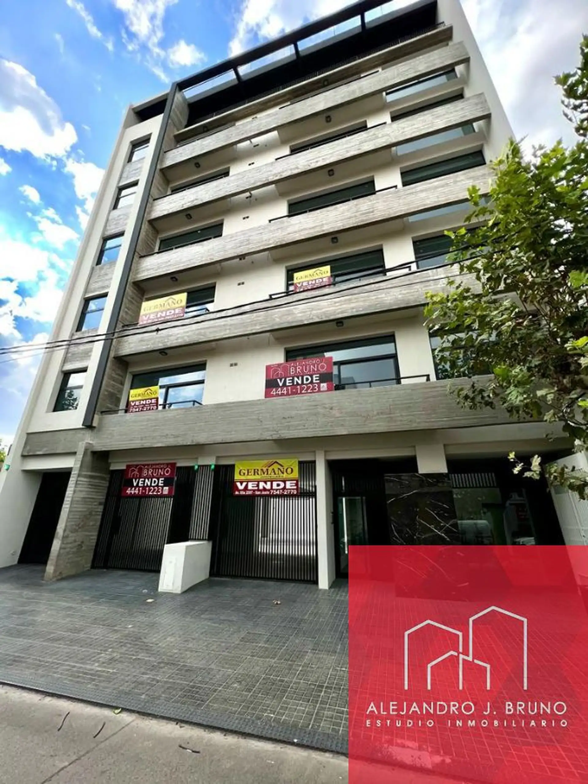 Apartamento de 2 ambientes com varanda em San Justo