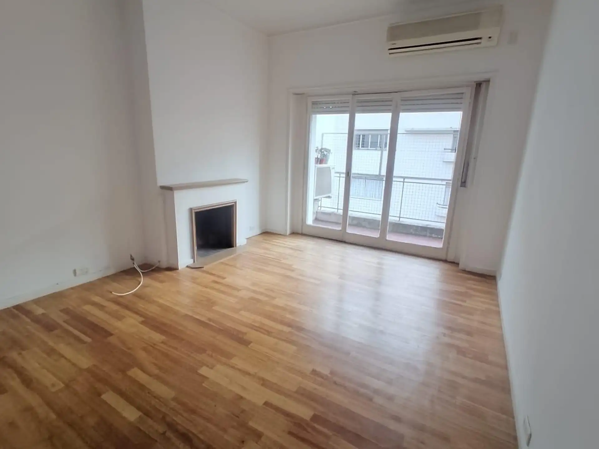 Two-bedroom apartment in Recoleta