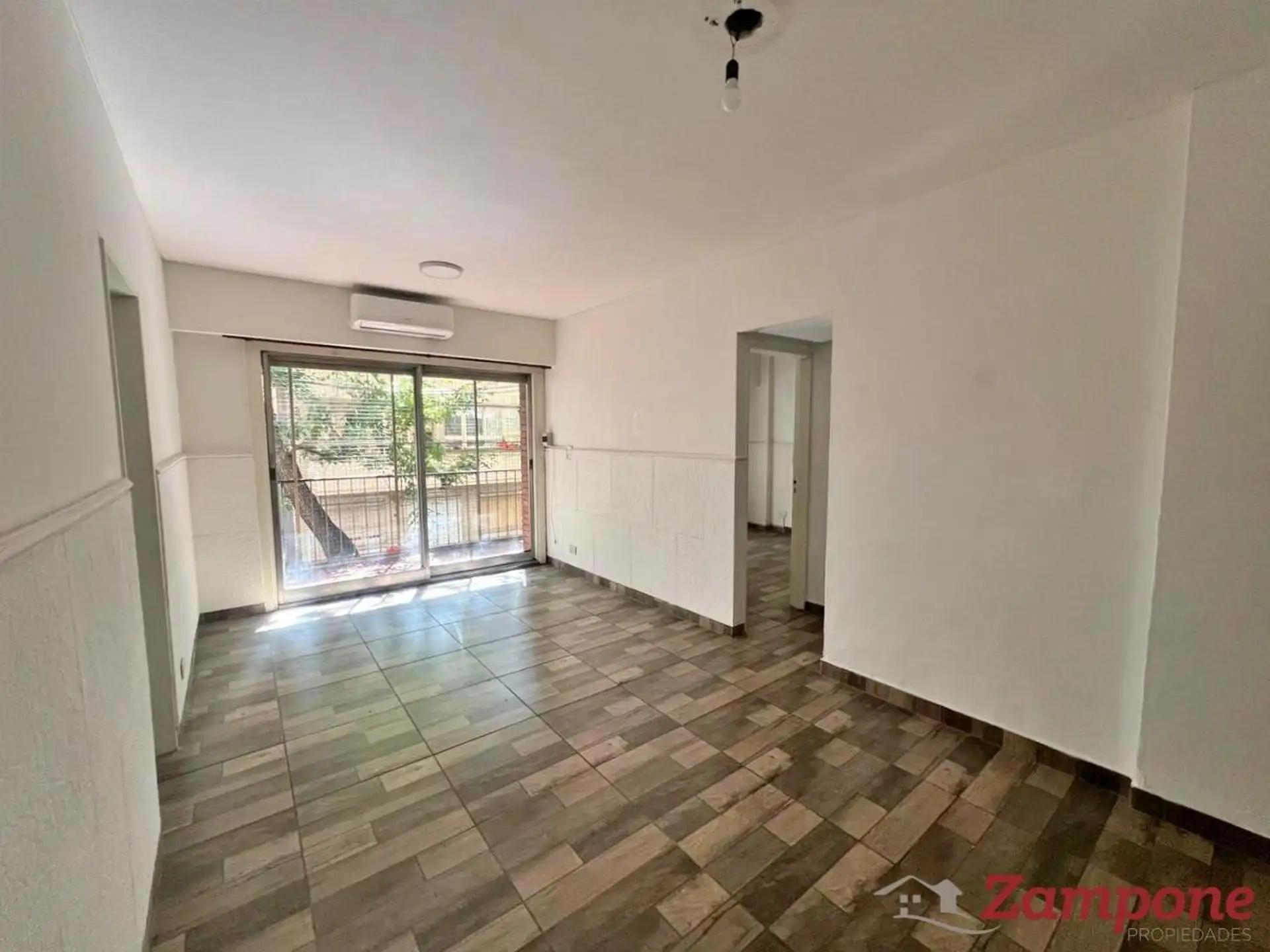 Two-room apartment with balcony in Recoleta