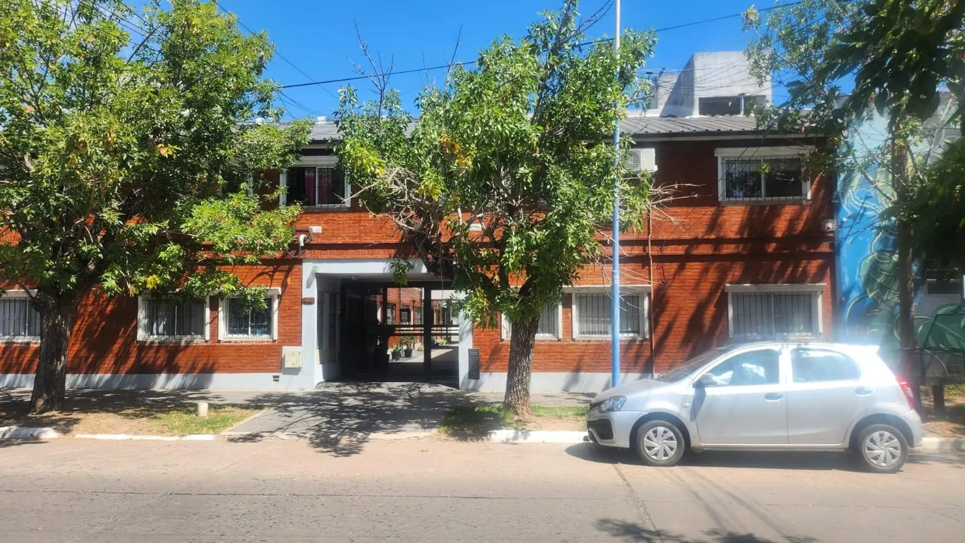 Listing: 2 bedrooms, Escobar