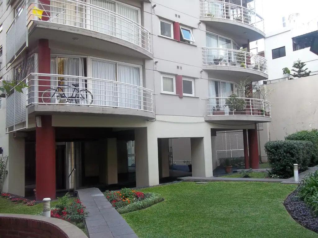 2 ambientes con balcón y piscina