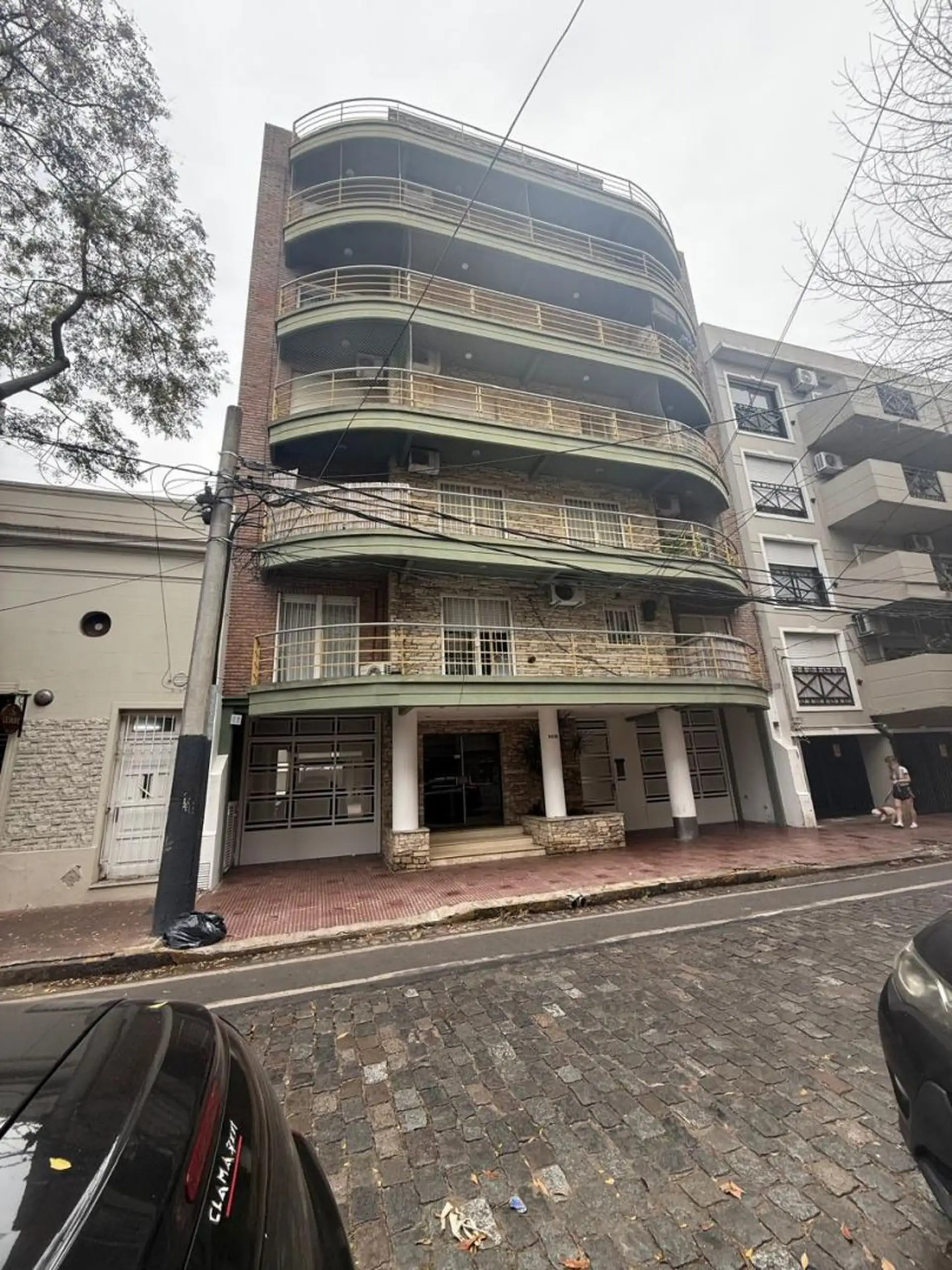 Duplex 2BR with balcony