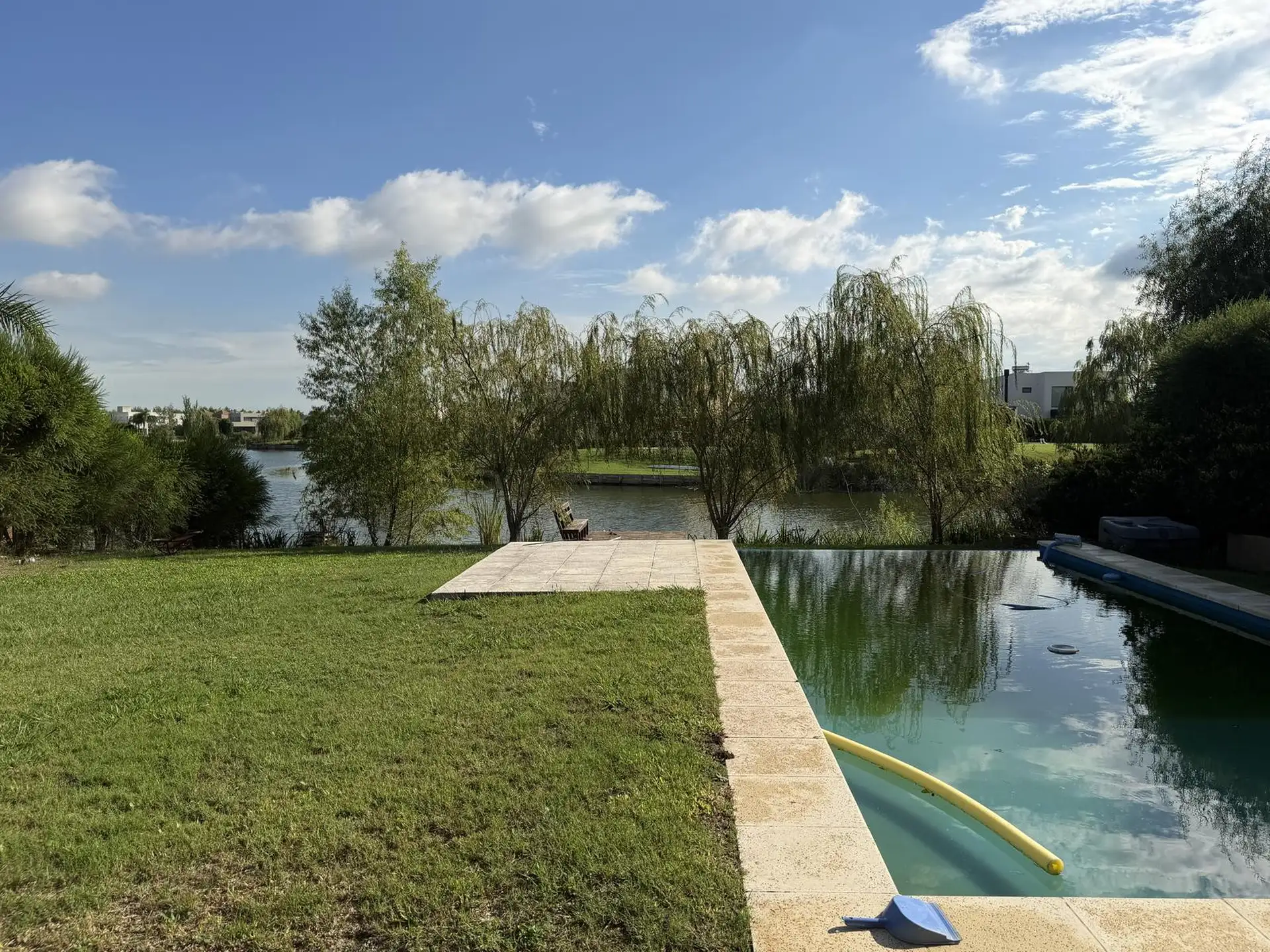 Casa 3 dormitorios, vista al lago