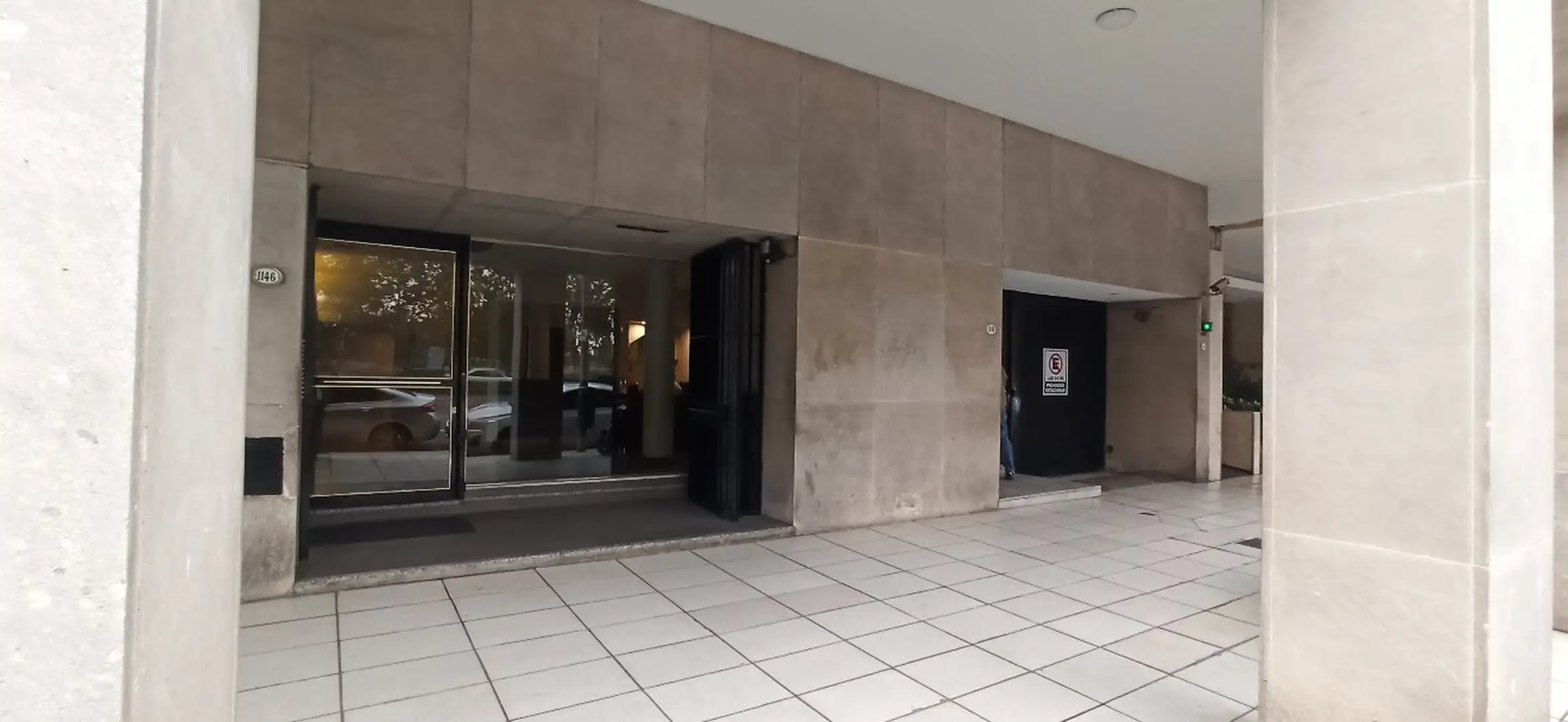 Recoleta semipiso con balcón aterrazado