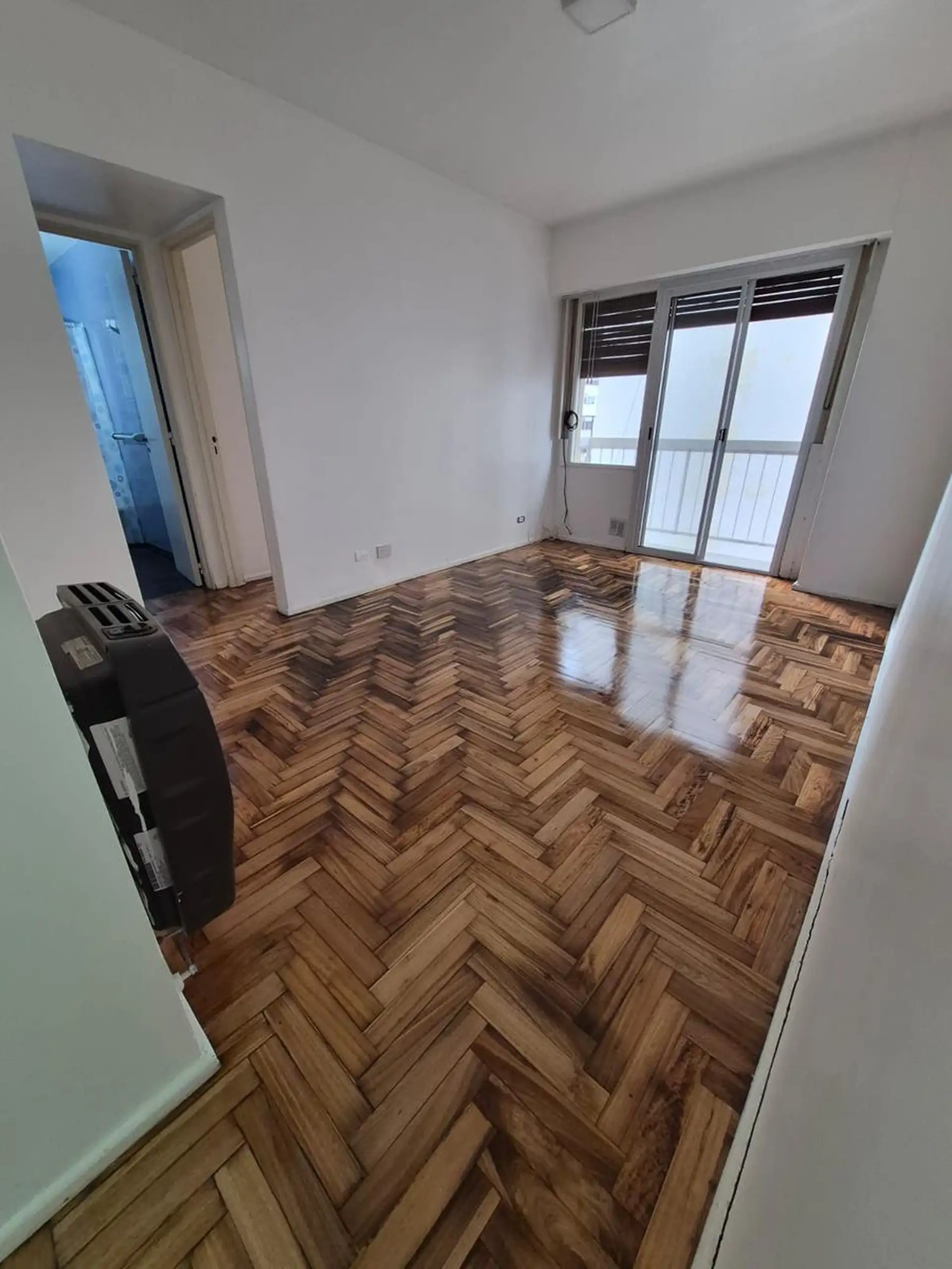 2 ambientes con balcón francés