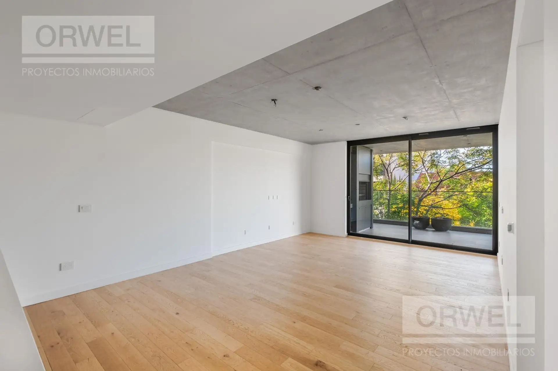 Квартира с балконом 45 м²