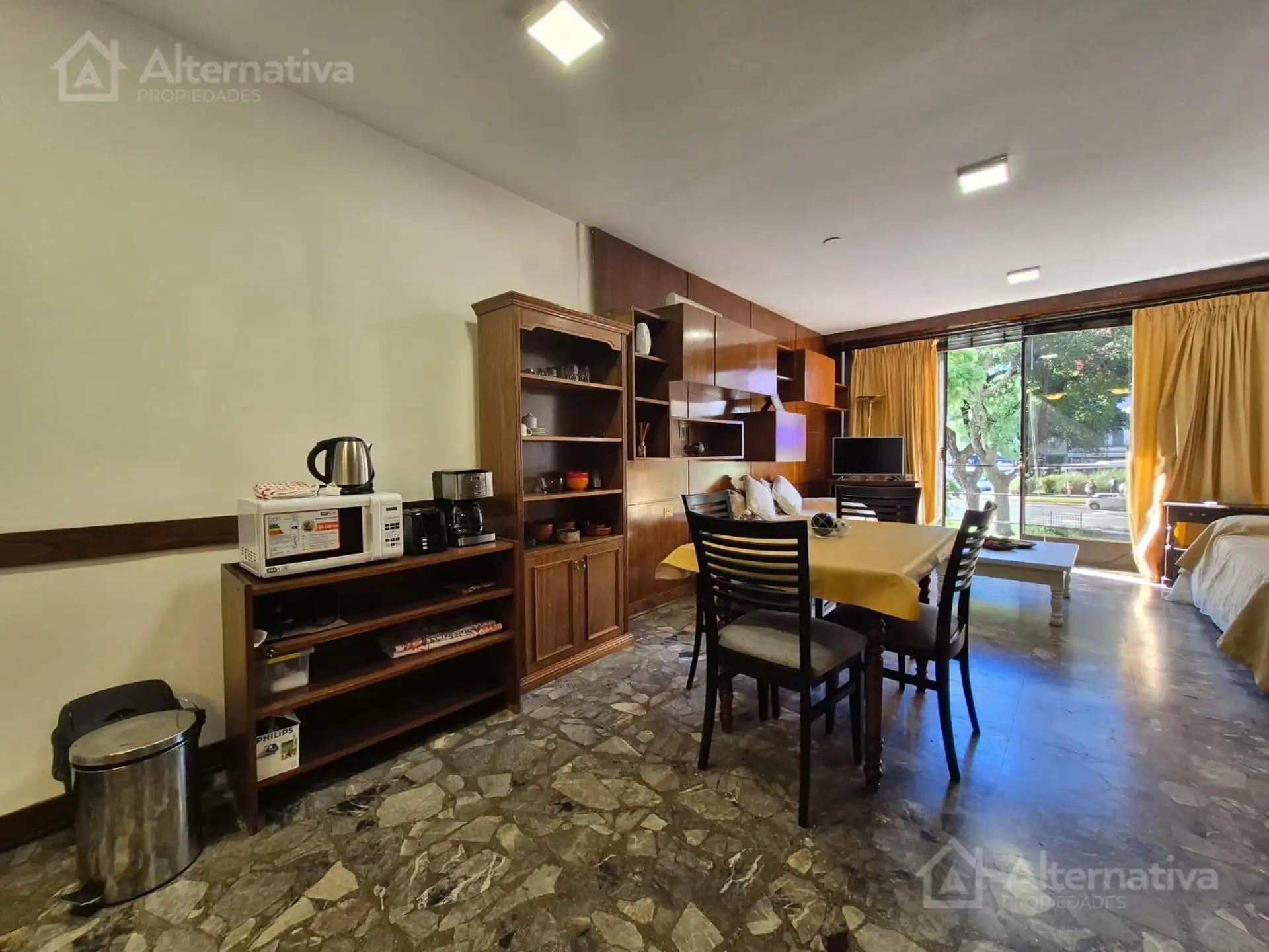 Furnished studio, French balcony