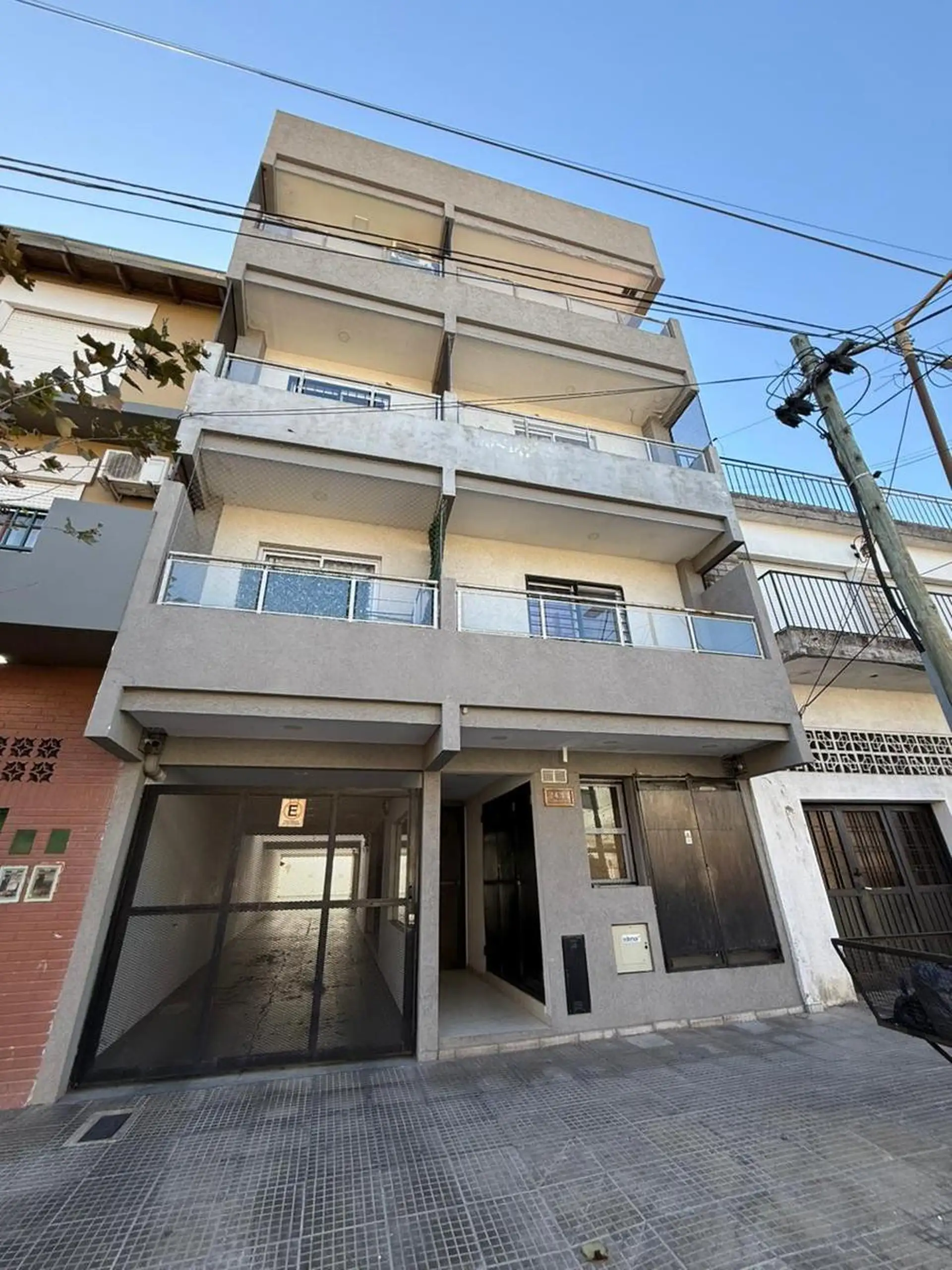 2 ambientes con 2 balcones