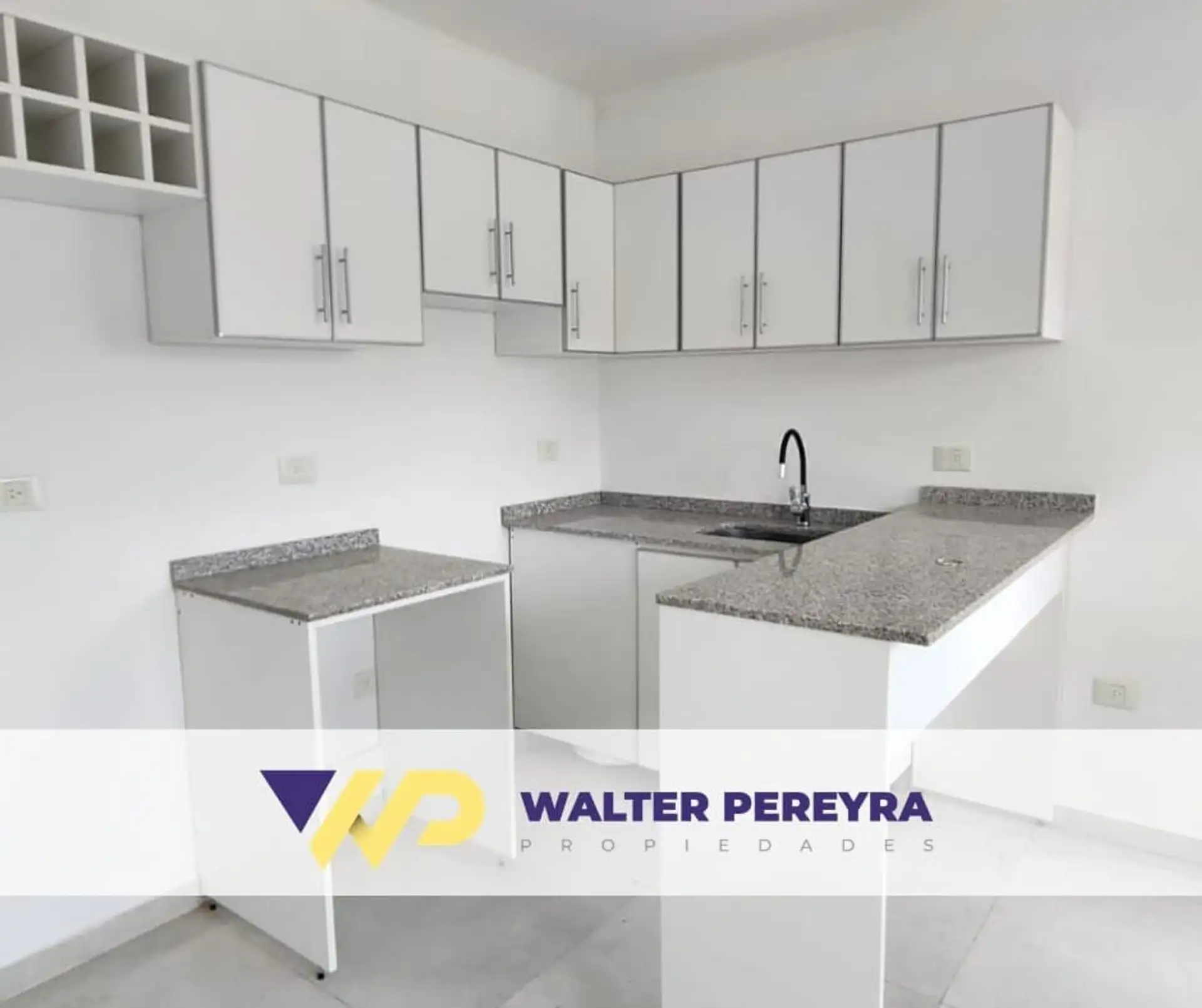 2-room PH with balcony