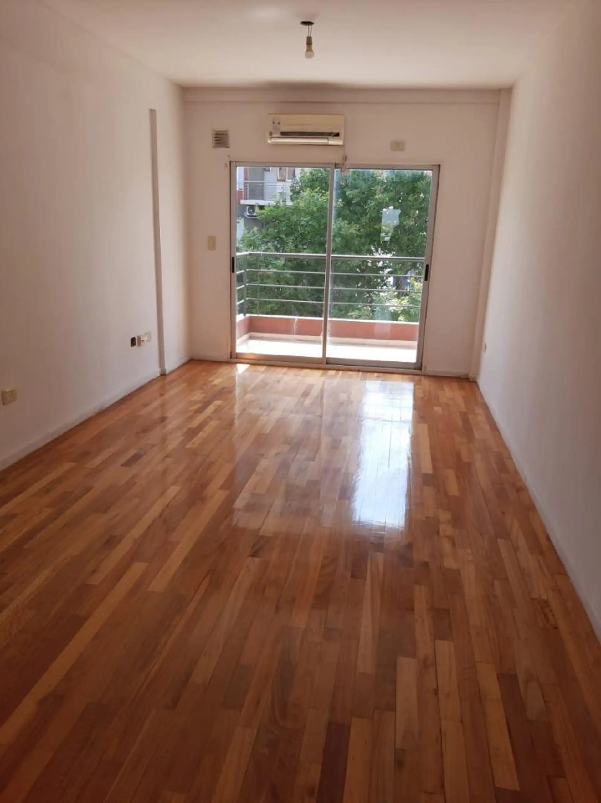 1BR with balcony and pool
