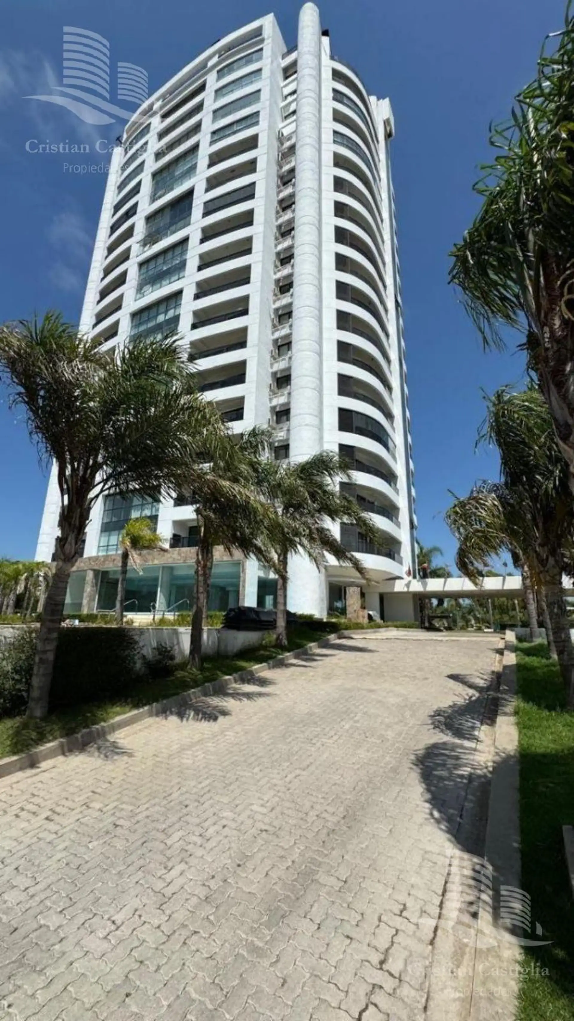 103 m², 2 suítes, varanda