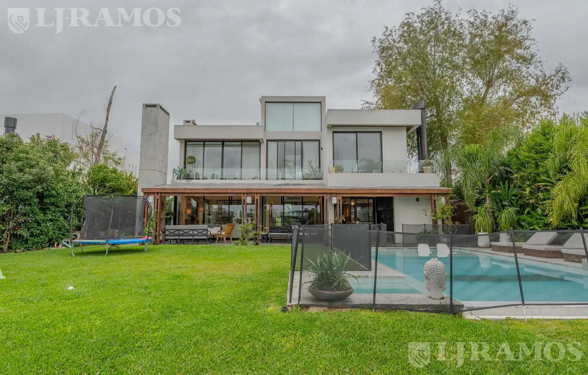 Casa em Tigre com piscina e jacuzzi