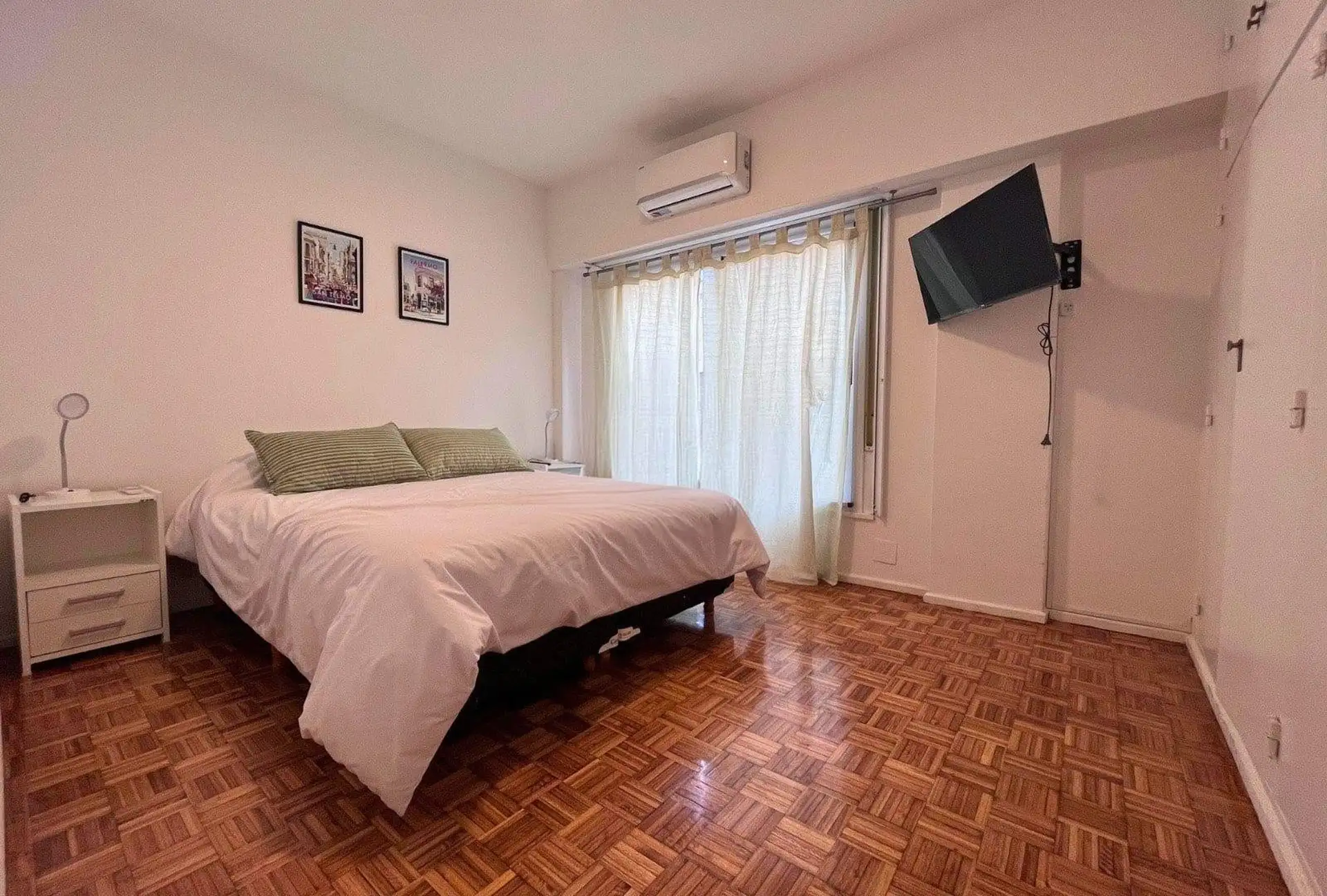 2 dormitorios, terraza privada