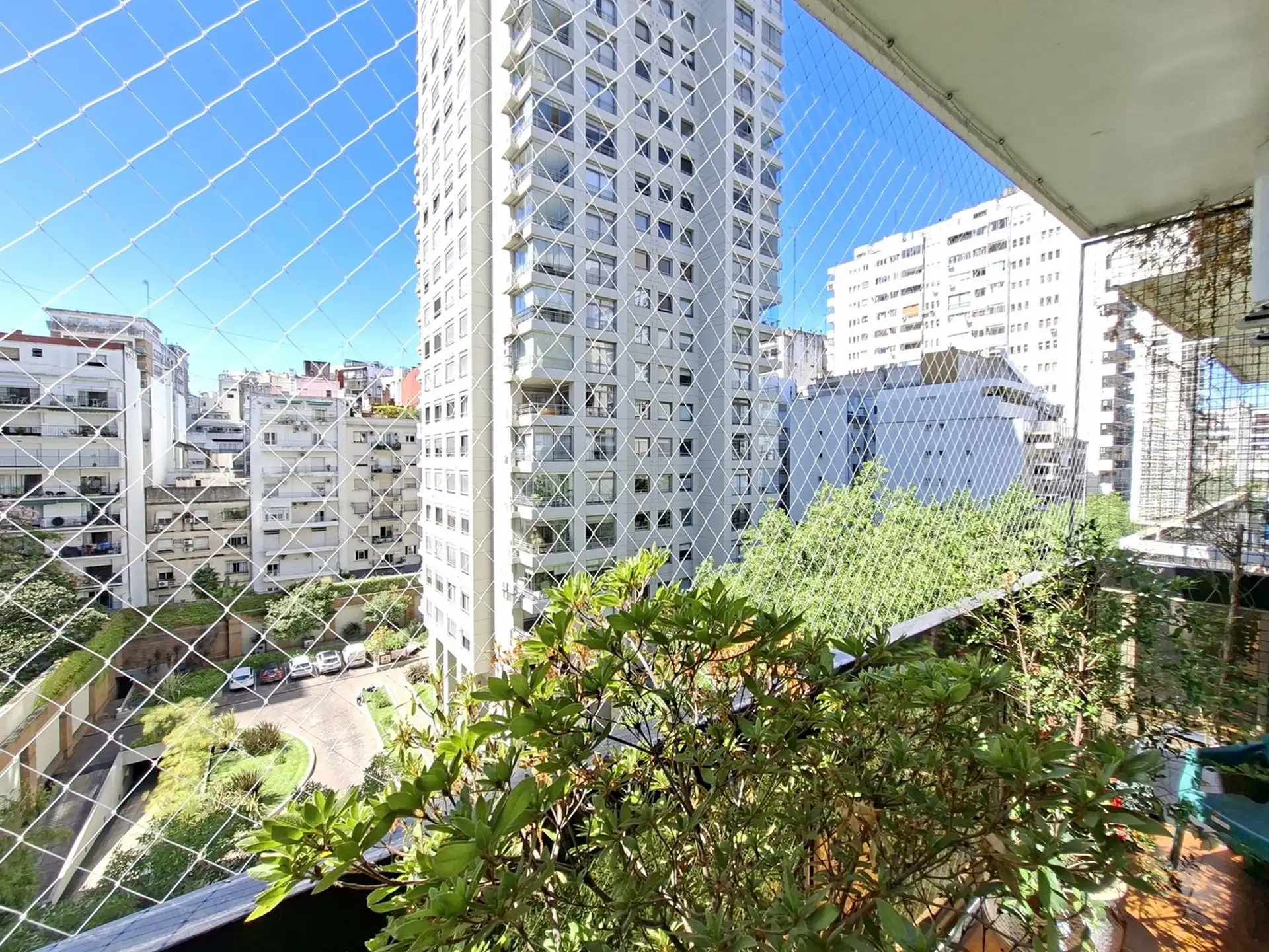3 quartos, varanda e vaga