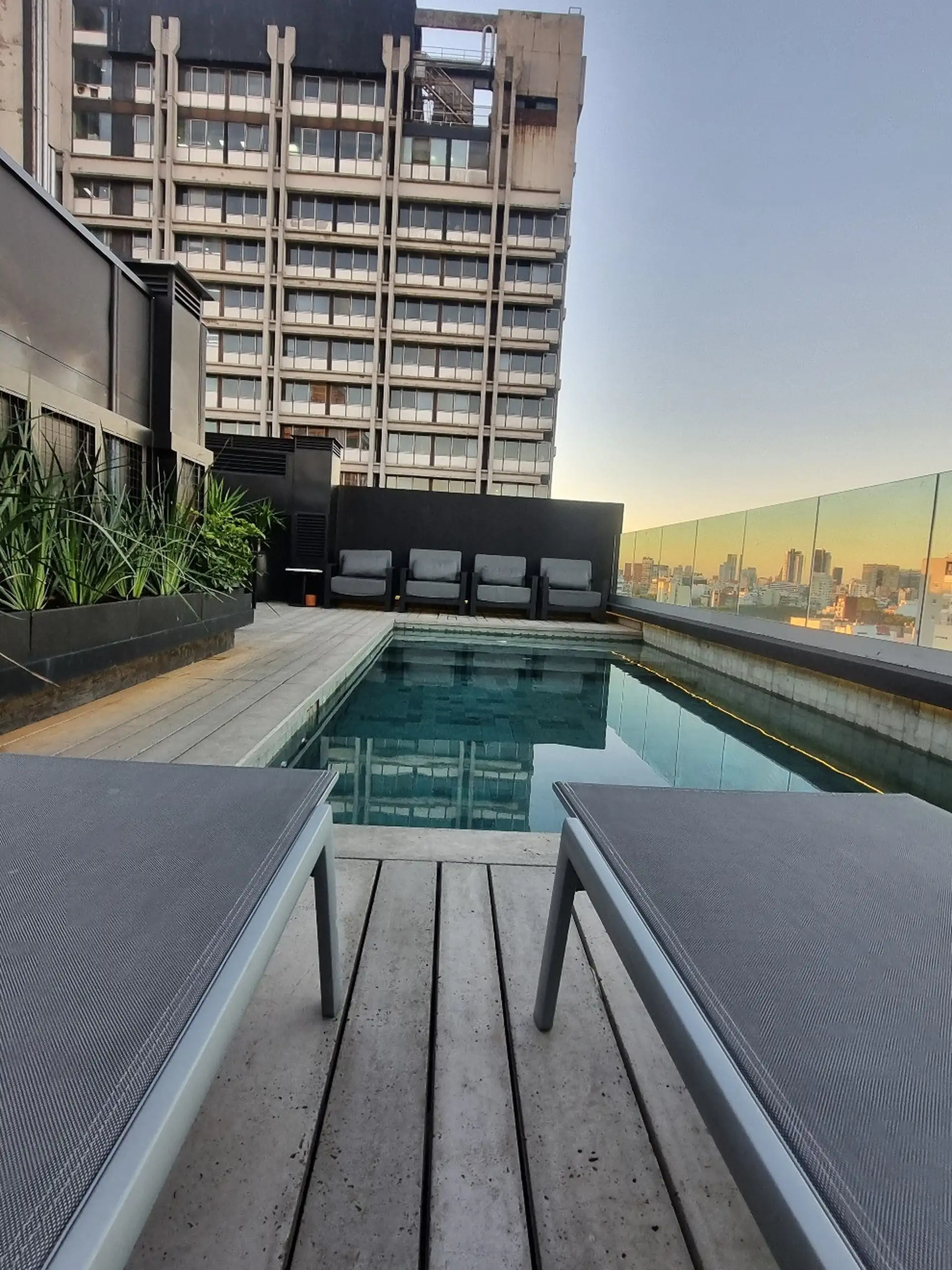Andar alto, varanda 4x1, piscina