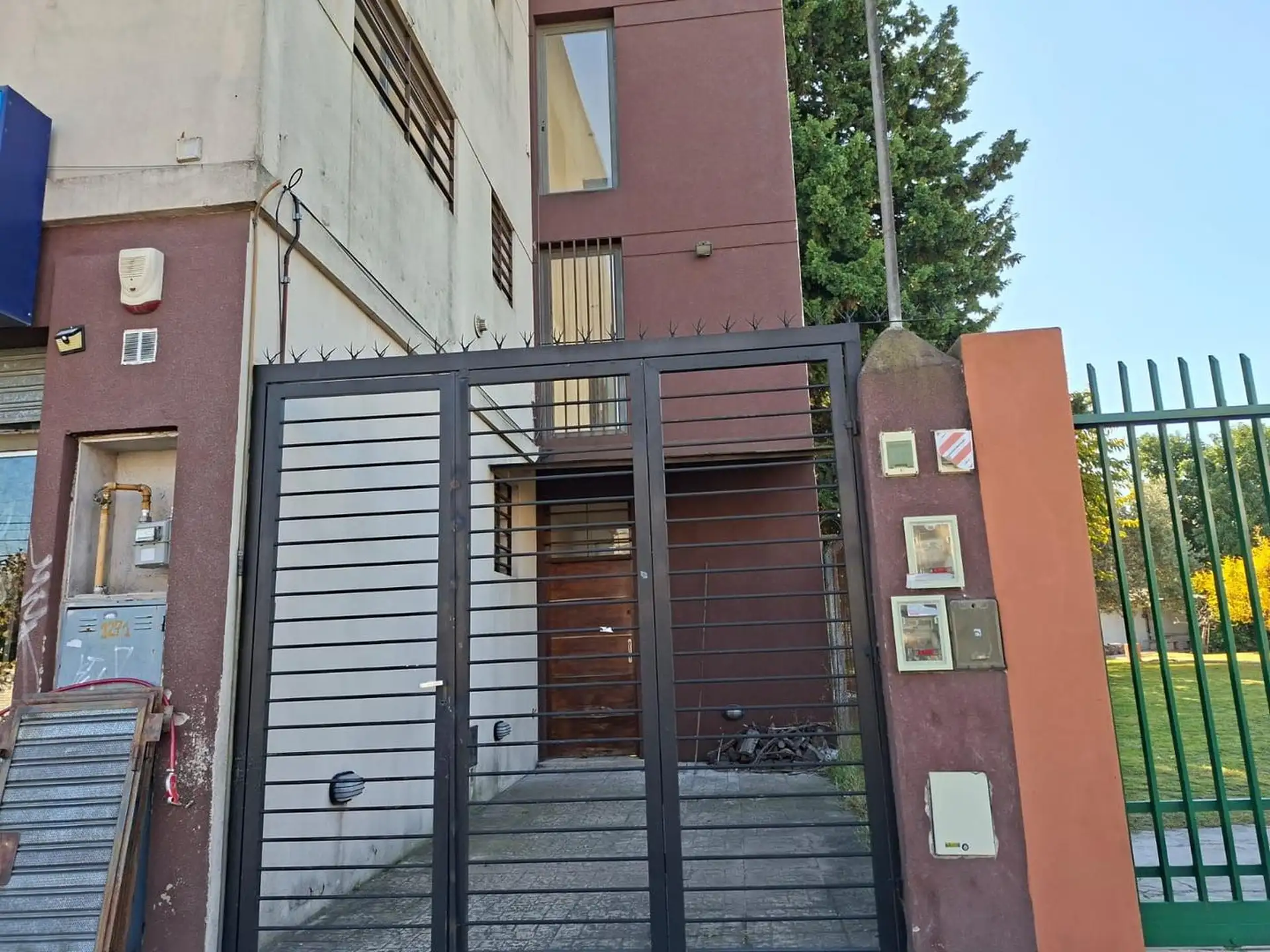 PH with patio and parking