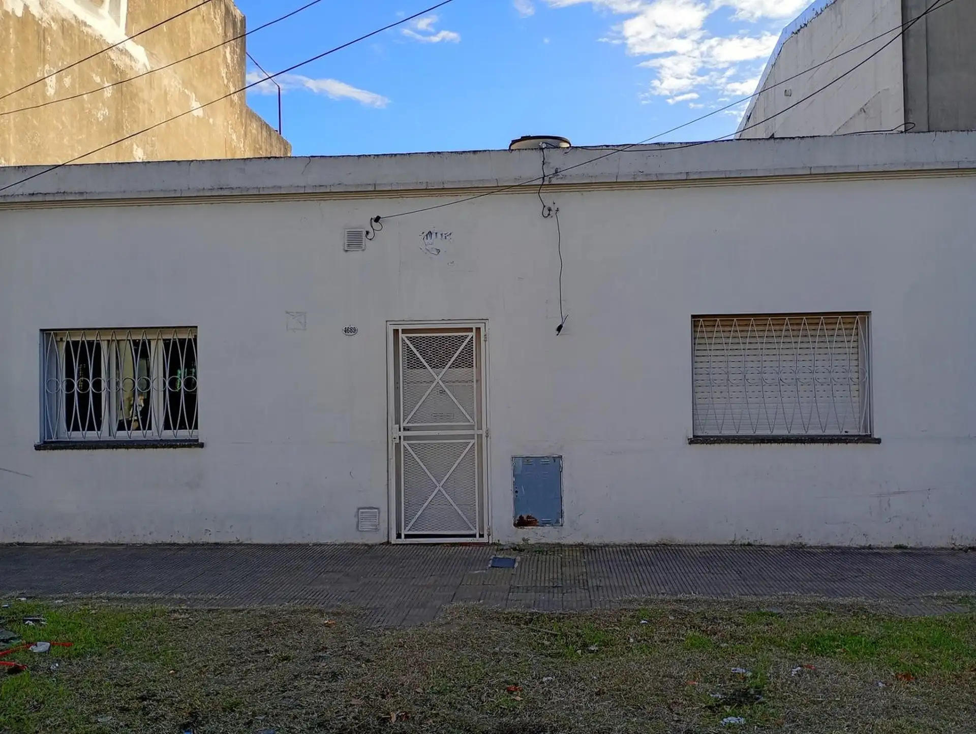 3-bedroom house, patio