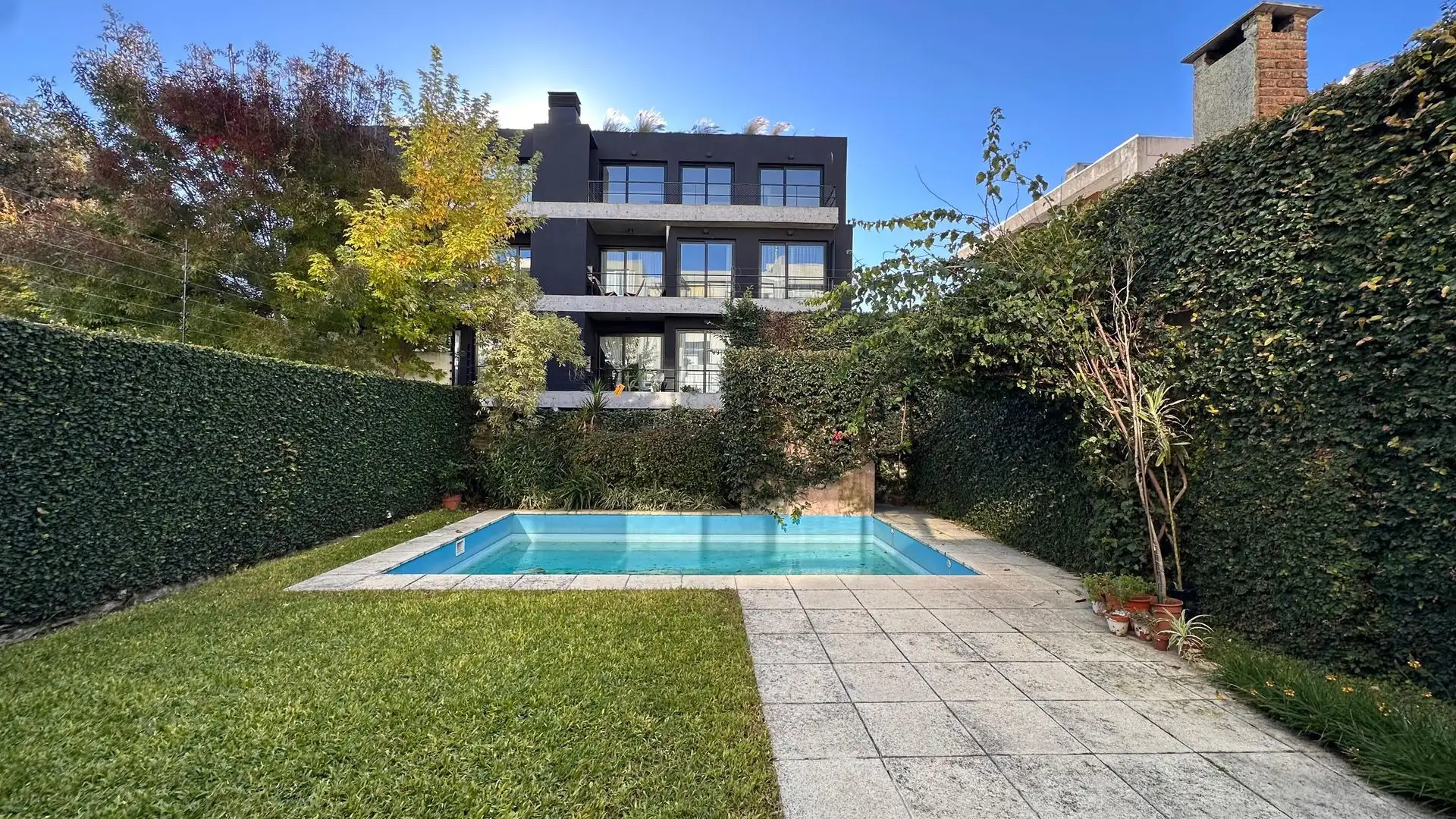 78 m² duplex with pool