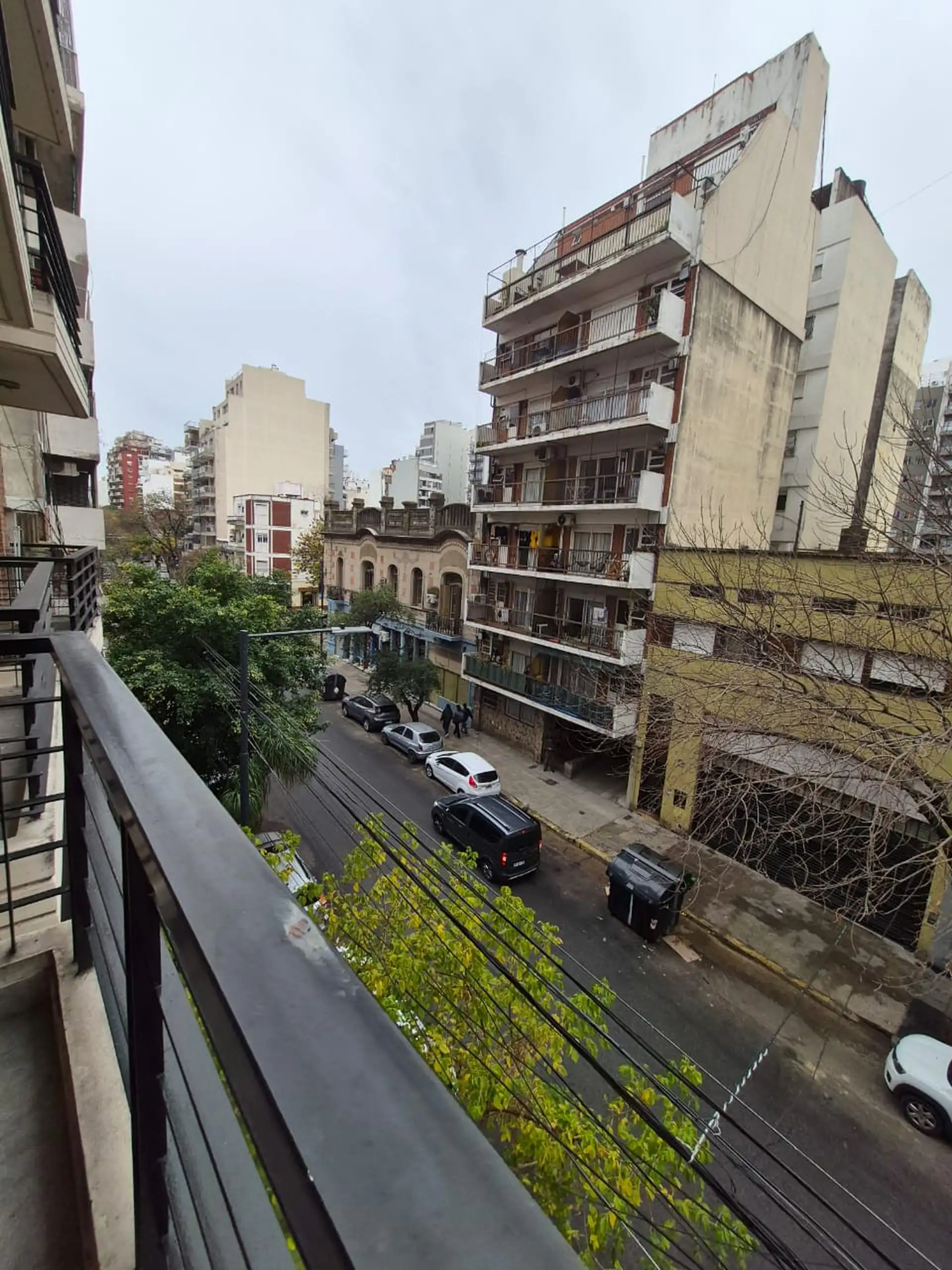 1BR studio with balcony and A/C