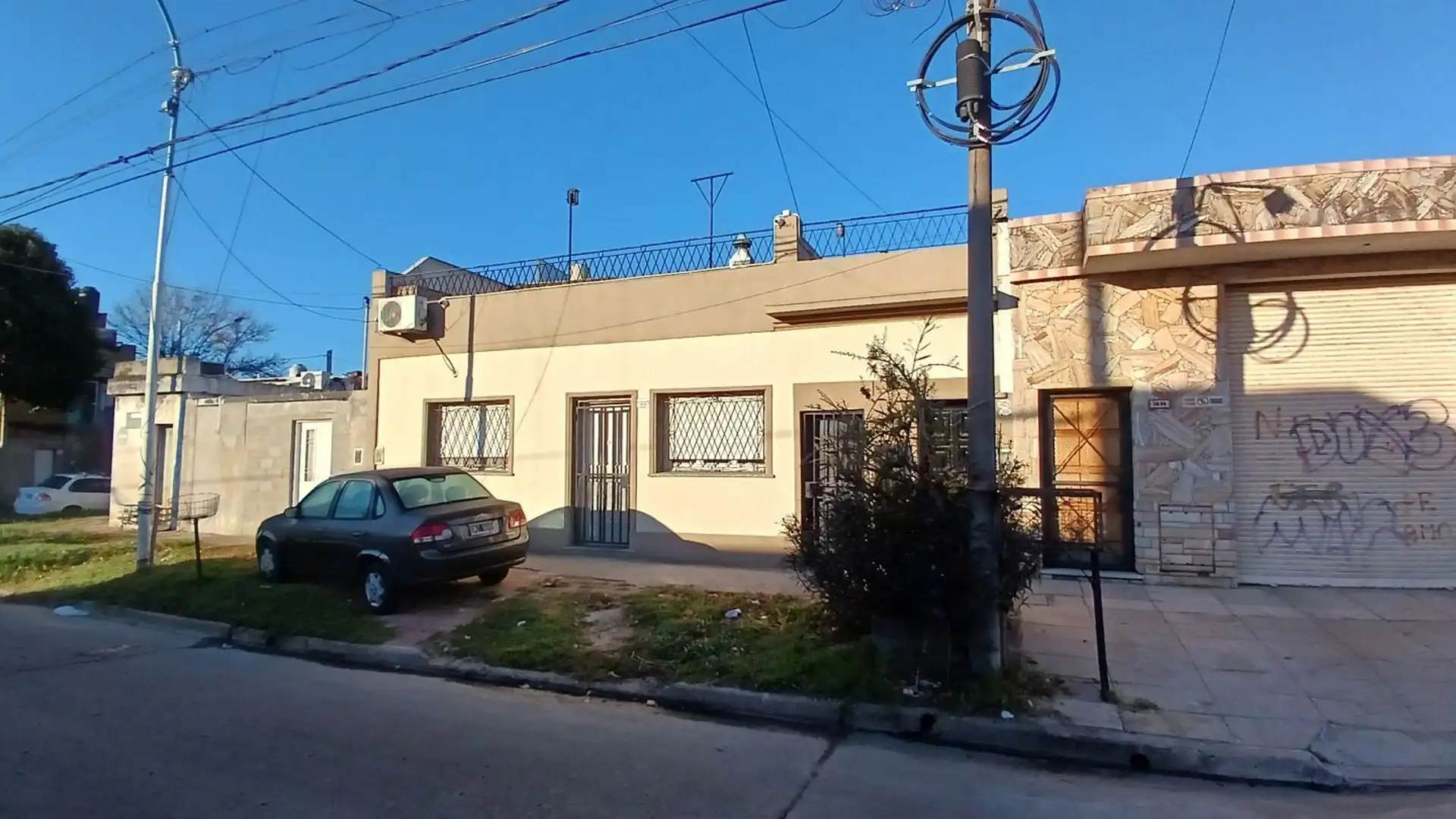 2BR with terrace and patio