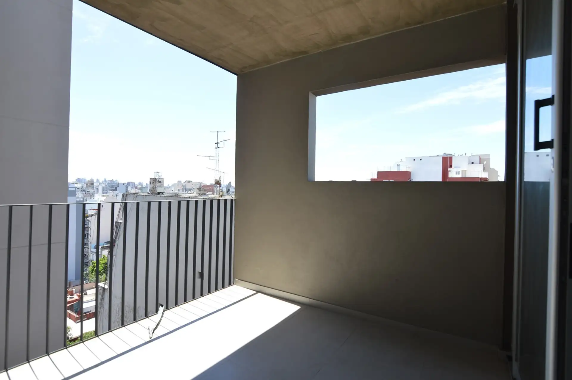 2 ambientes a estrenar con balcón