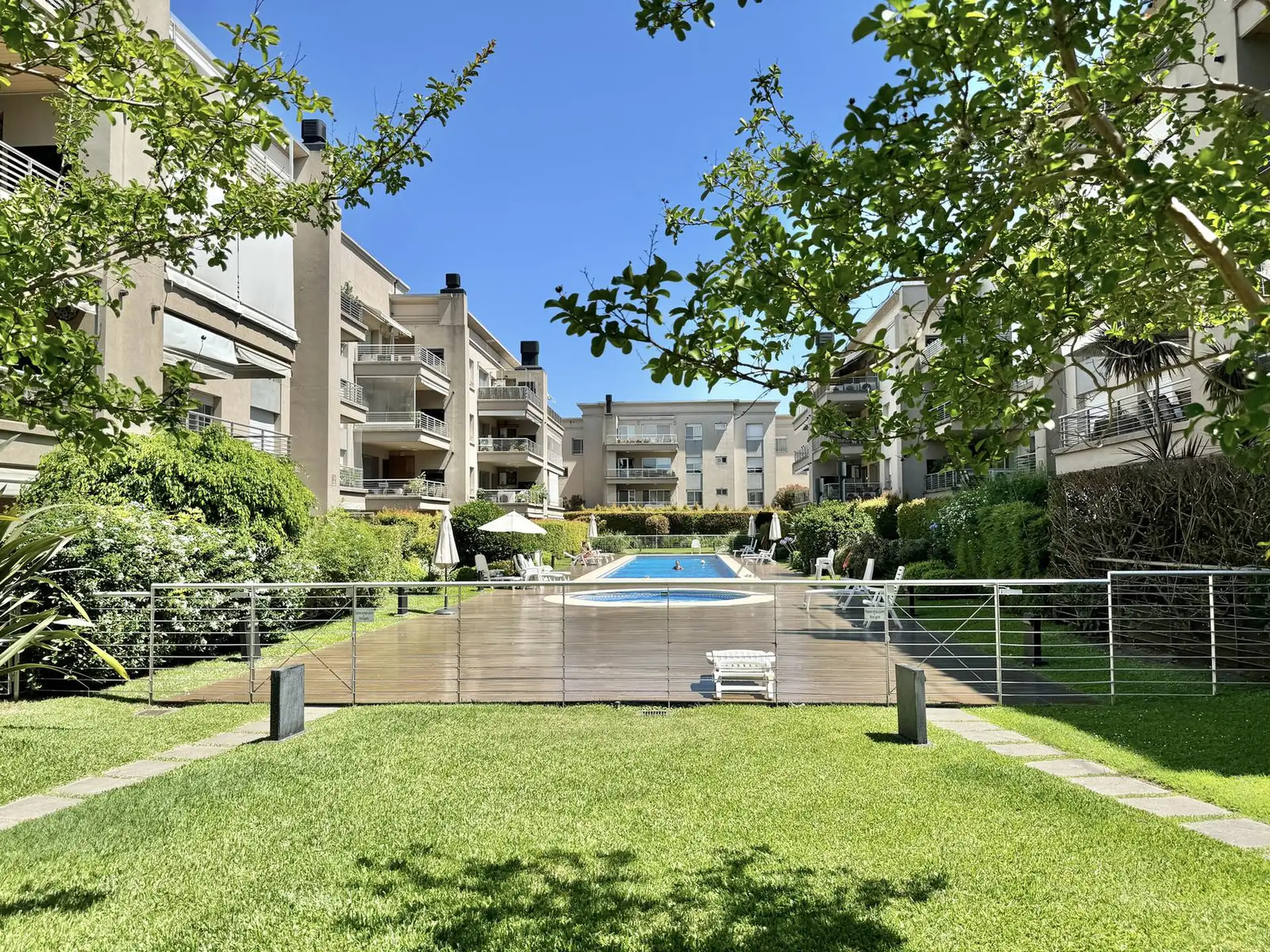 3 спальни, балкон-терраса и amenities