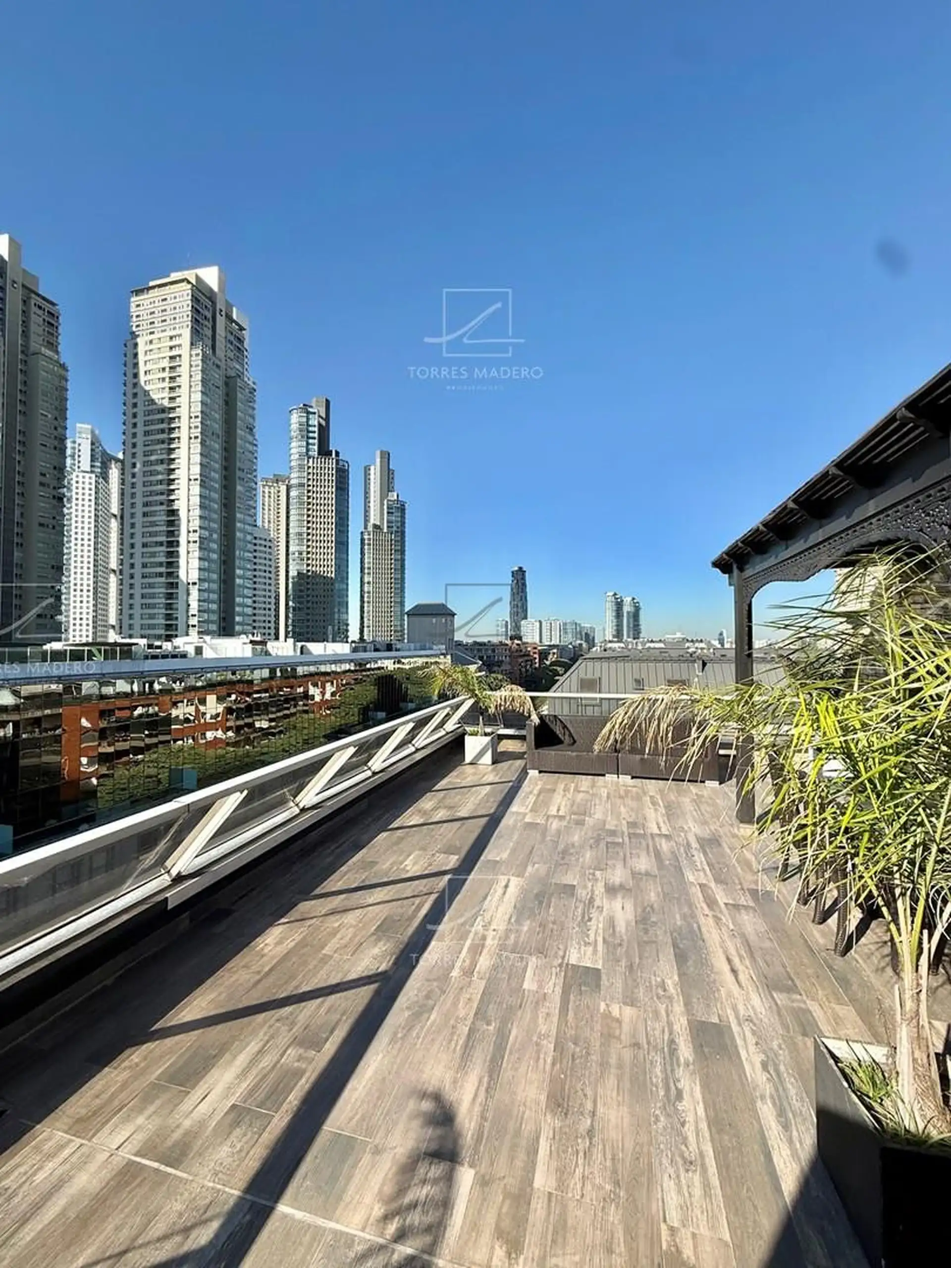 Duplex amoblado con terraza y parrilla