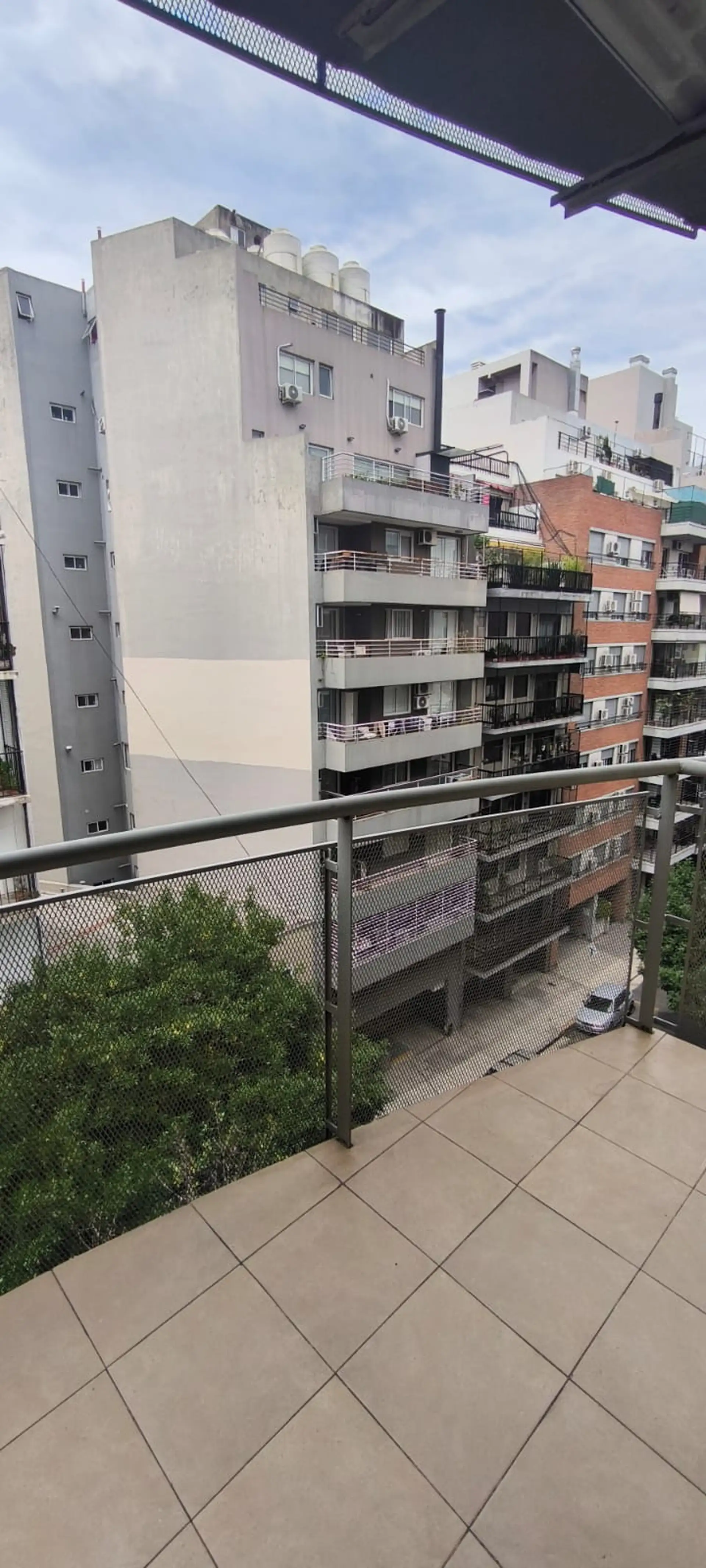 Piso 6 con balcón corrido