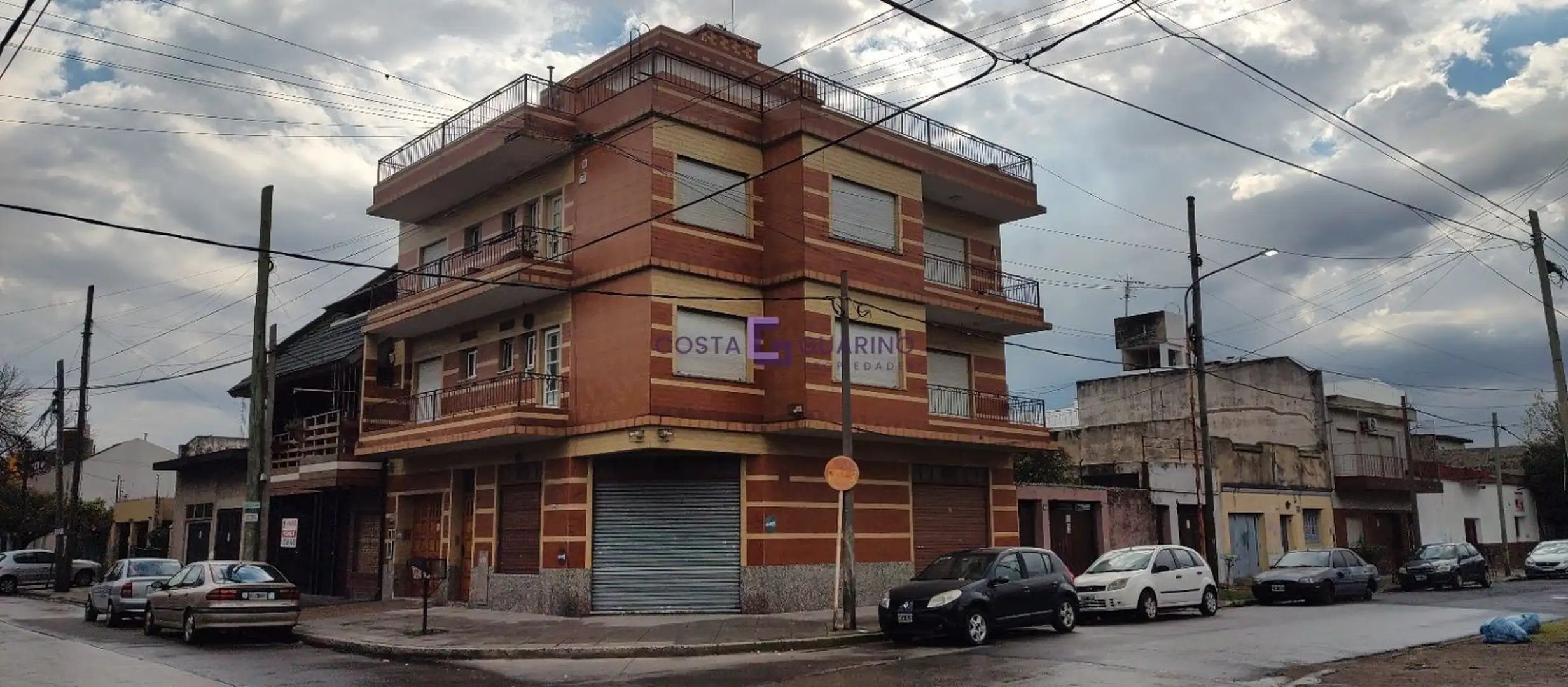 3 bedrooms, 2 baths, 3 balconies