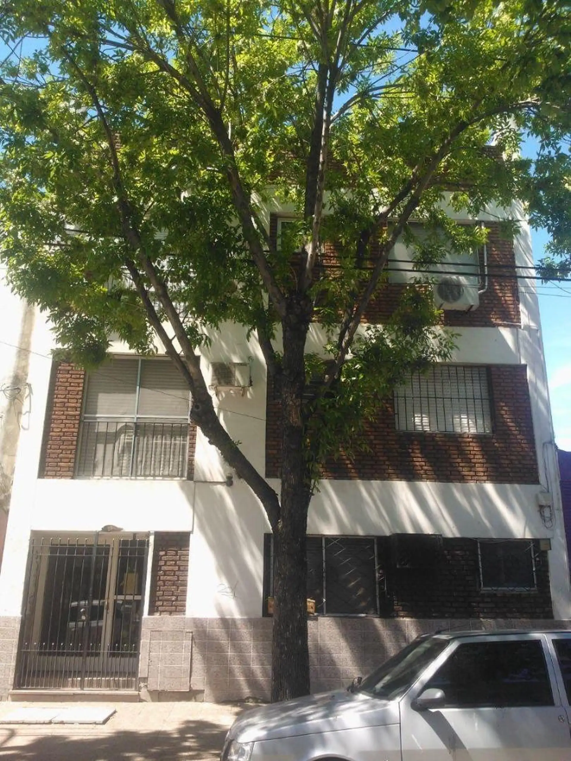2 dormitorios con terraza