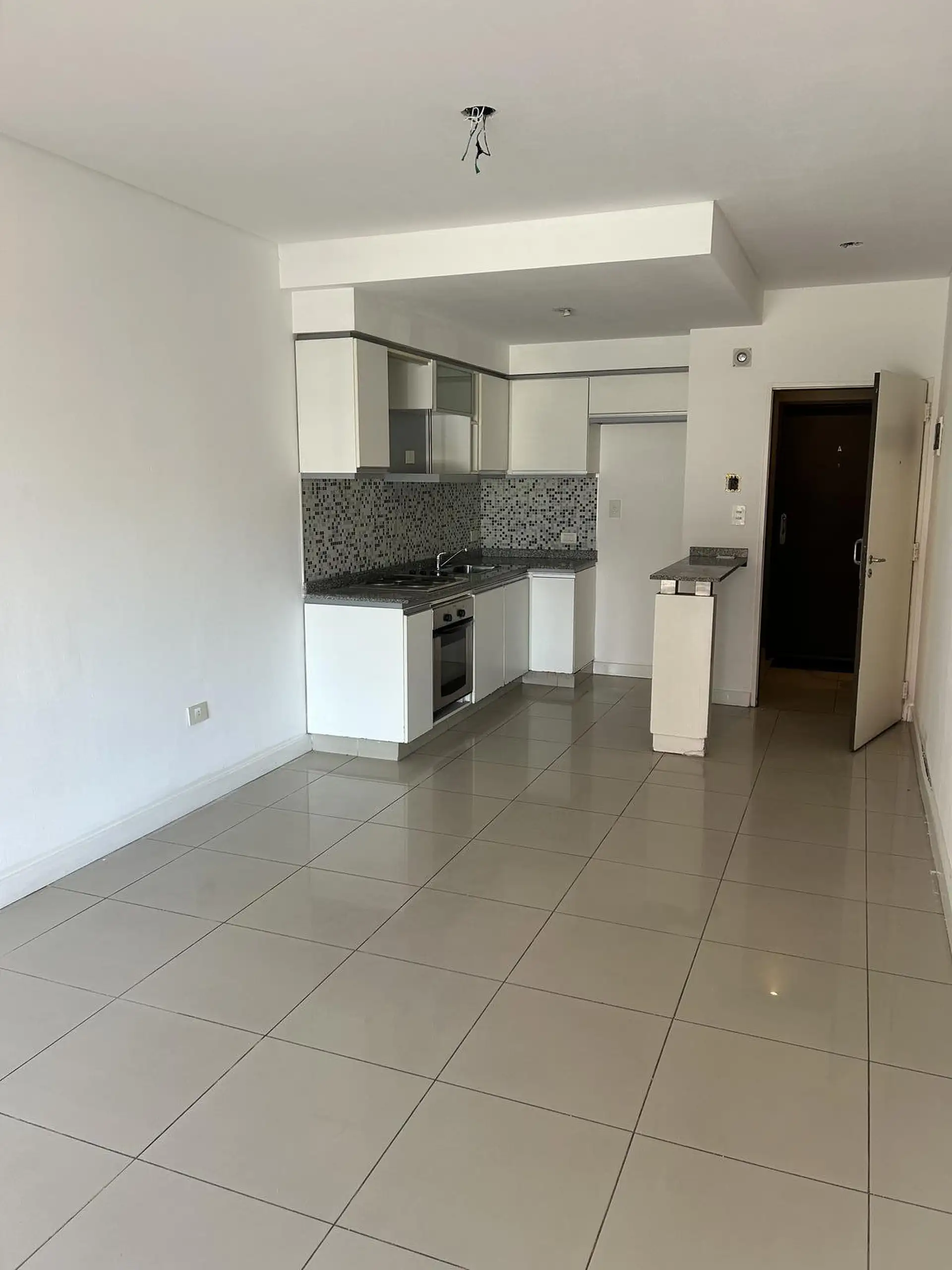 Monoambiente 7° piso con balcón
