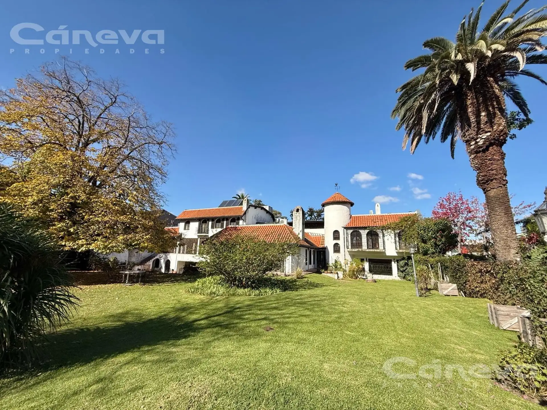 Casa colonial com piscina