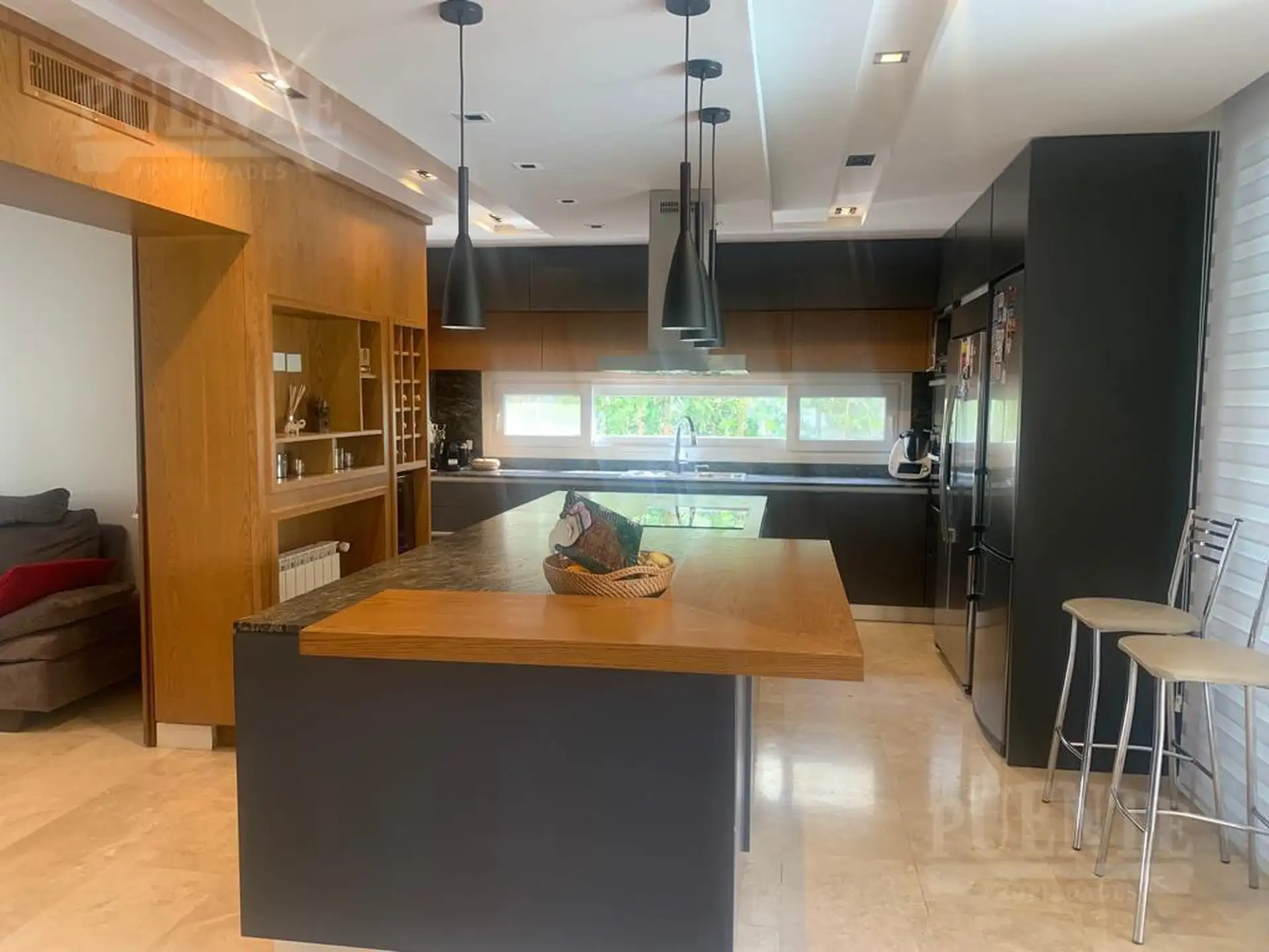House in Saint Thomas Este, heated pool