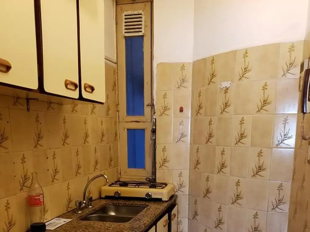 Студия с длинным балконом