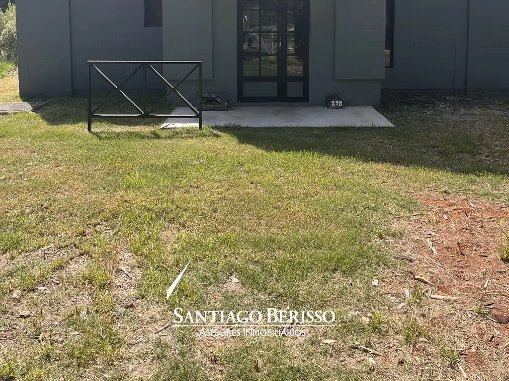 Casa em 2 andares, 2 dormitórios