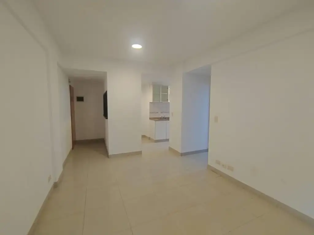 1 bedroom, balcony and parking