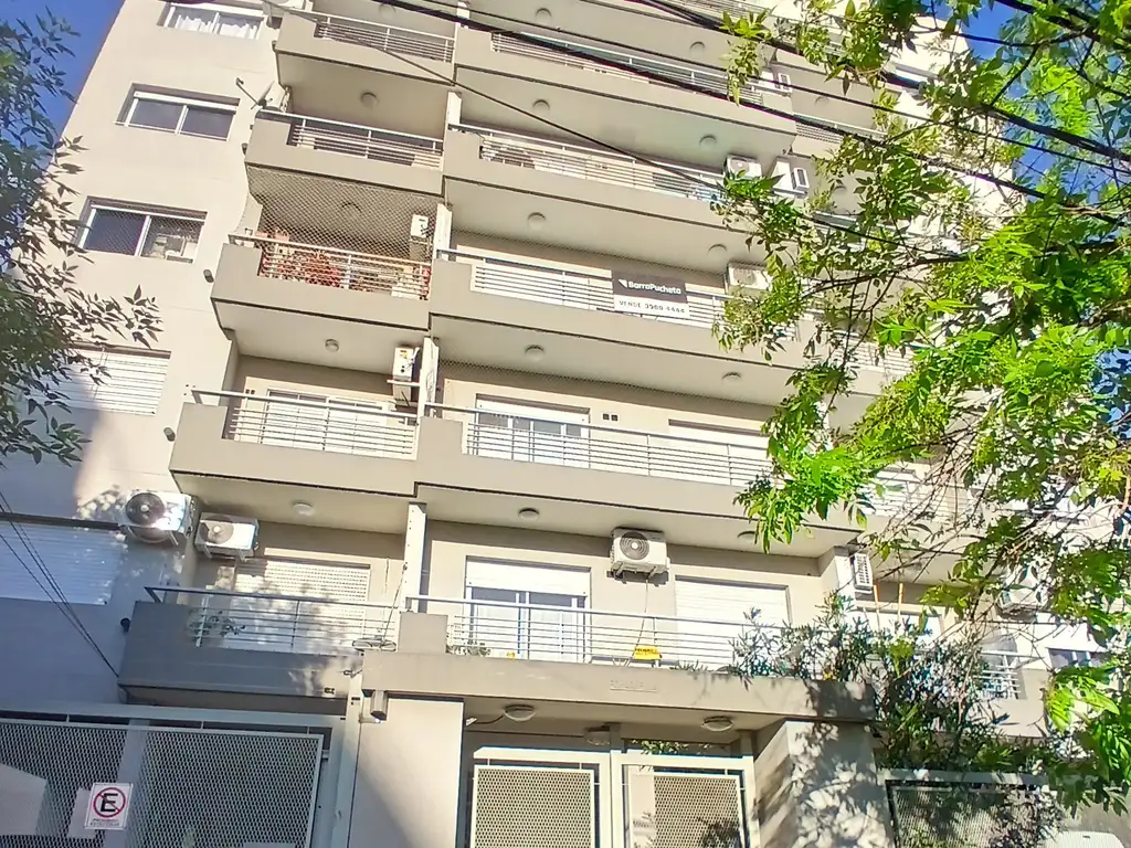Студия с балконом и парковкой
