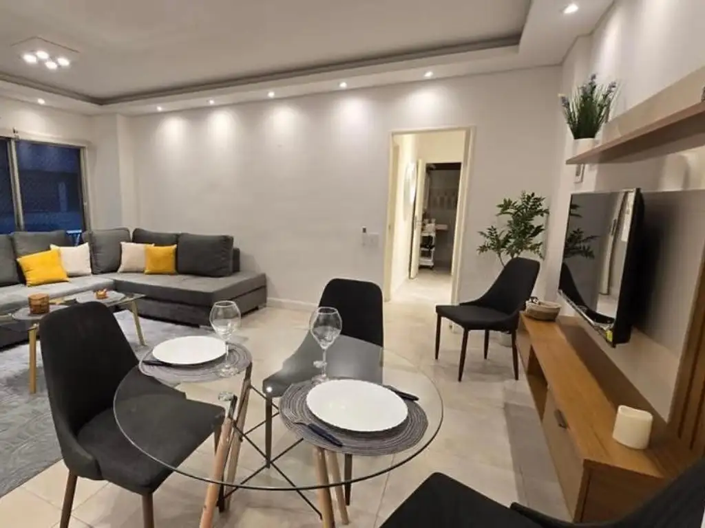52 m², balcón francés, pileta