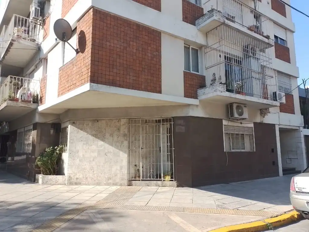 Departamento en Alquiler en Monte Castro, Capital Federal