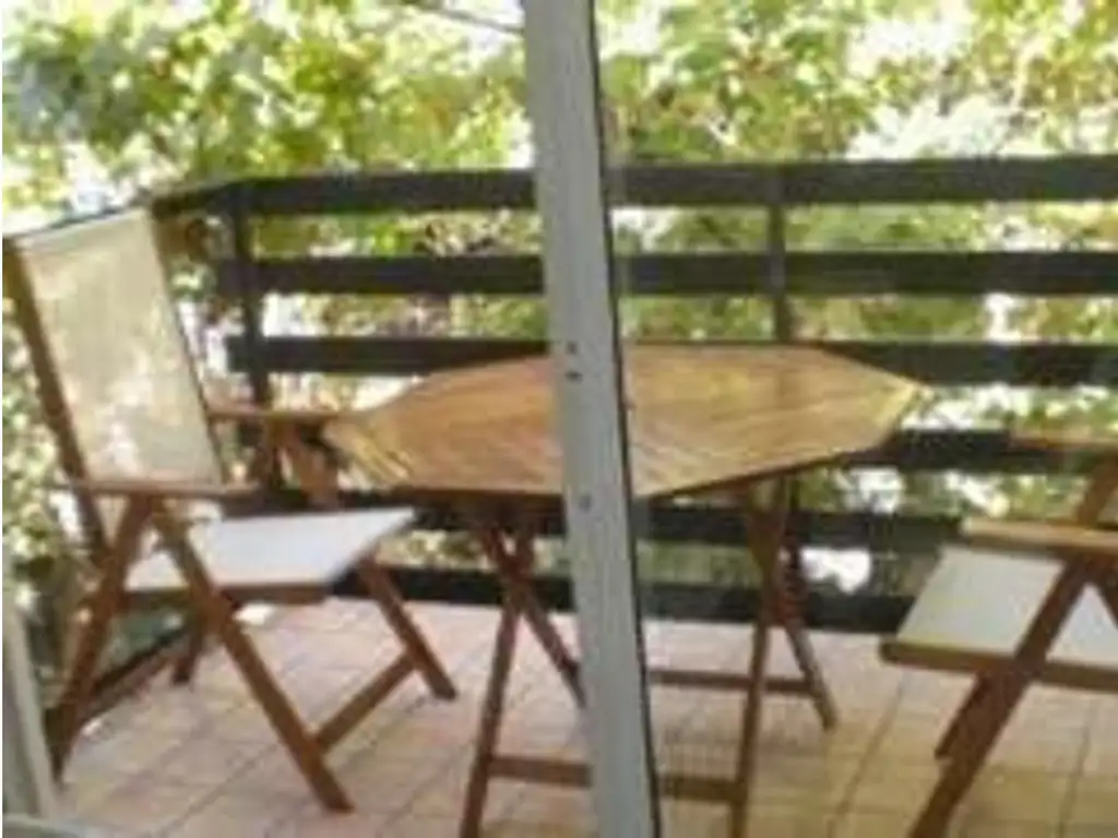 1 dormitorio, balcón aterrazado