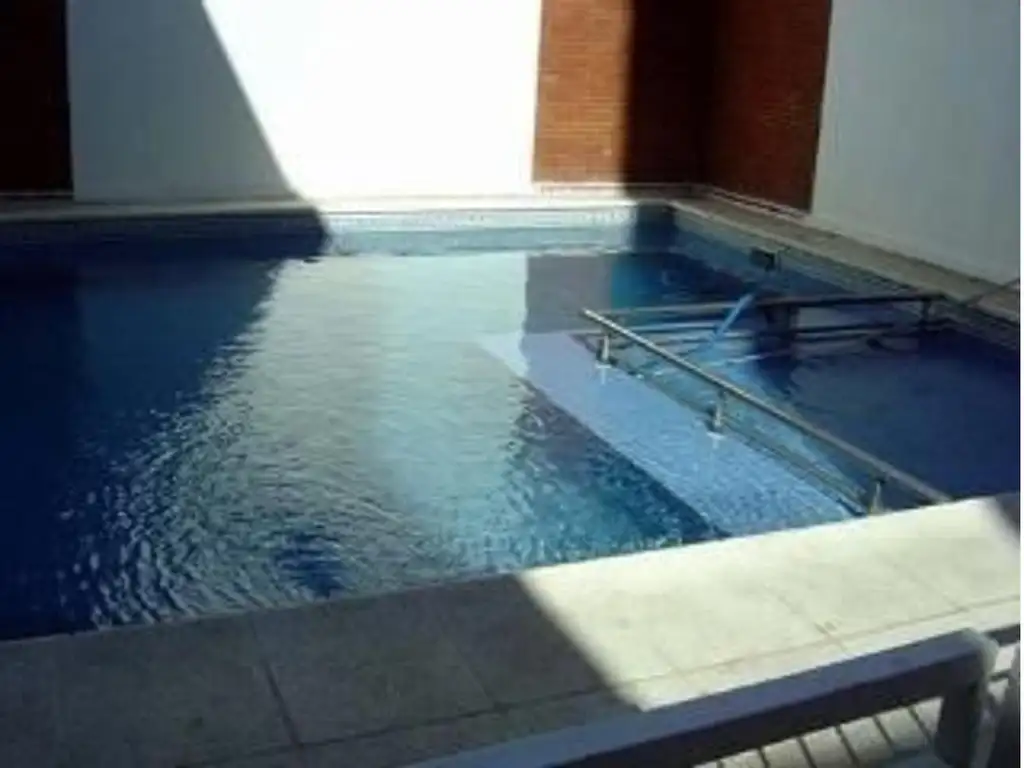 Apartamento mobiliado com varanda e piscina