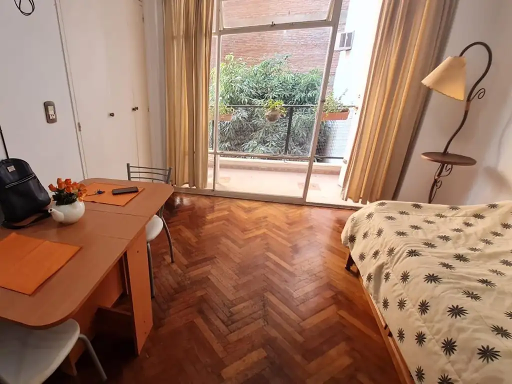 32 m² studio with balcony