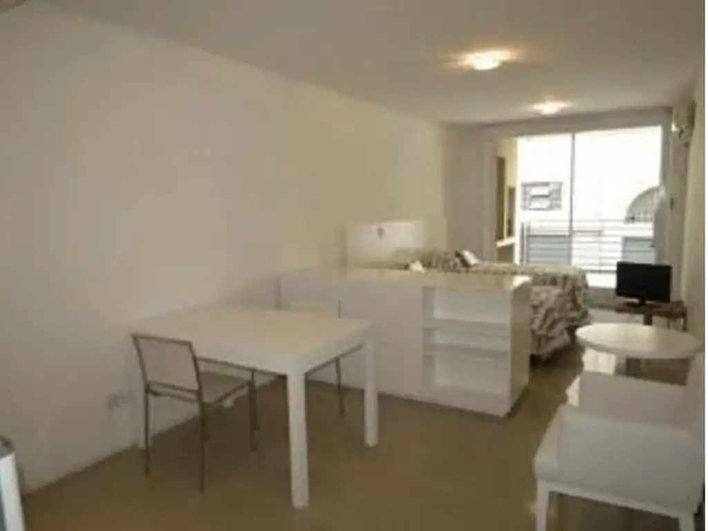 Mobiliado com varanda e piscina