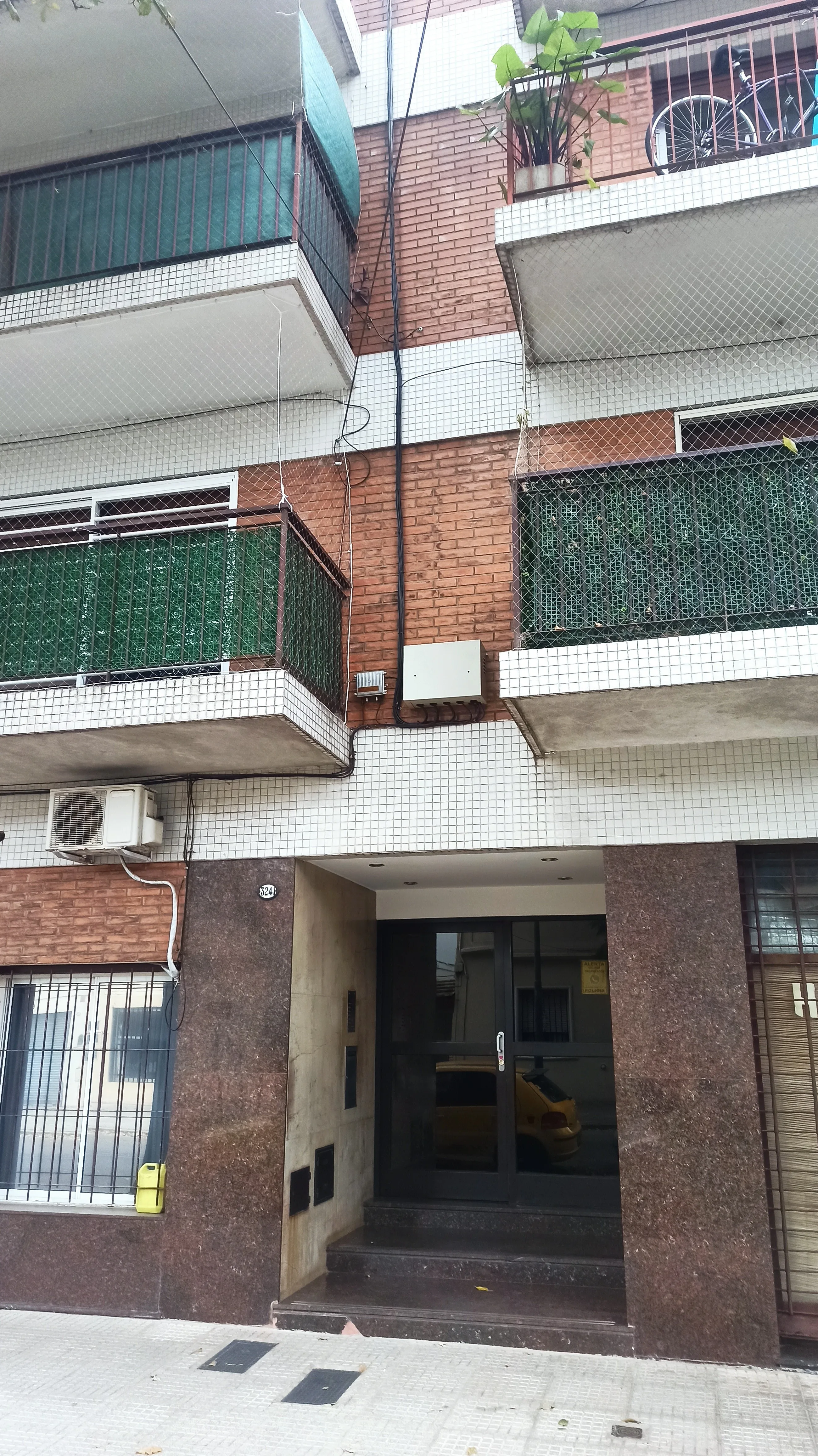 2-room unit with patio, 1st floor
