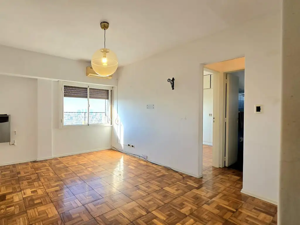 Último piso, parquet y cocina independiente