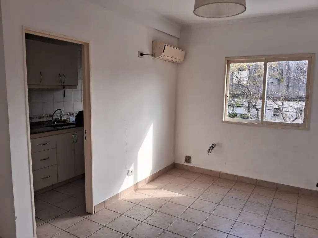 1 ambiente al frente con terraza