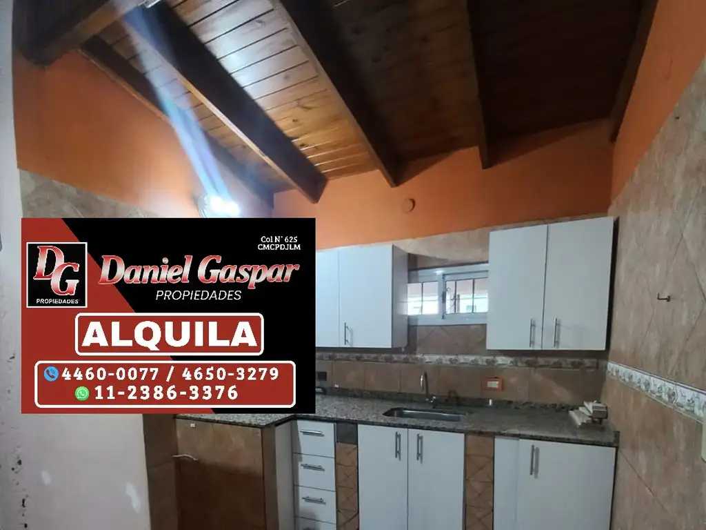 2 dormitorios, balcón y patios