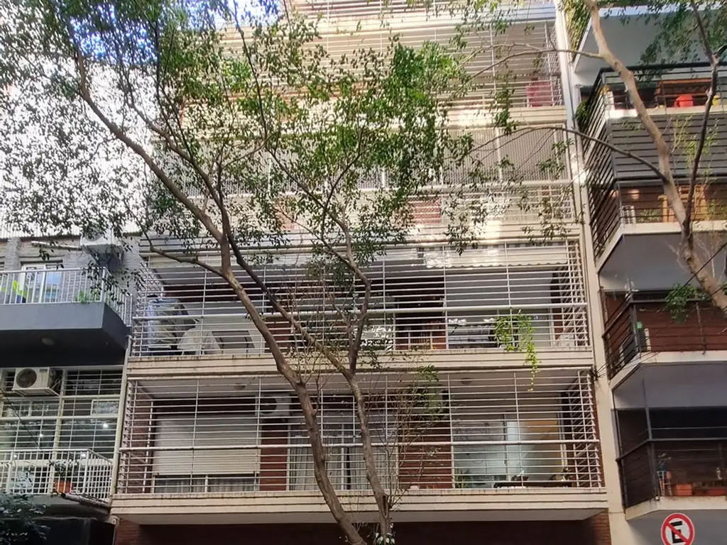 8° piso lateral, cochera cubierta