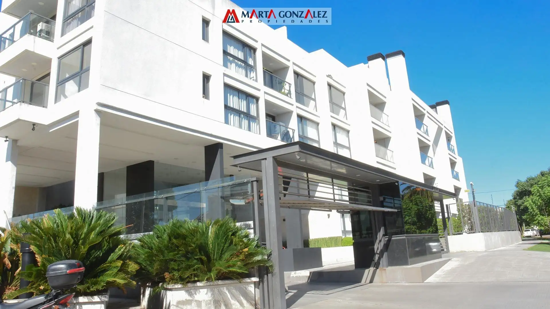 2-room apartment with balcony and pool
